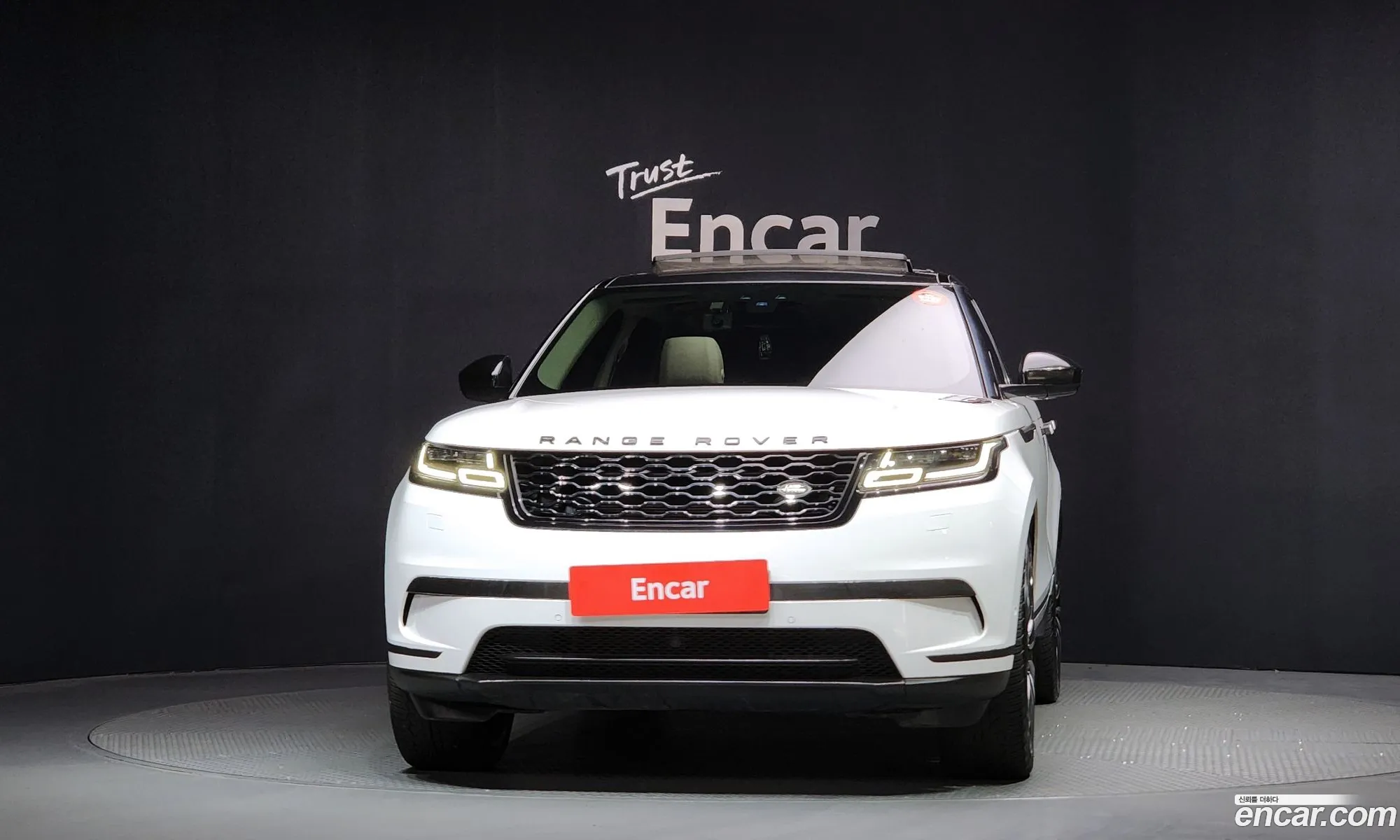 Land Rover Range Rover Velar 2018 — 9