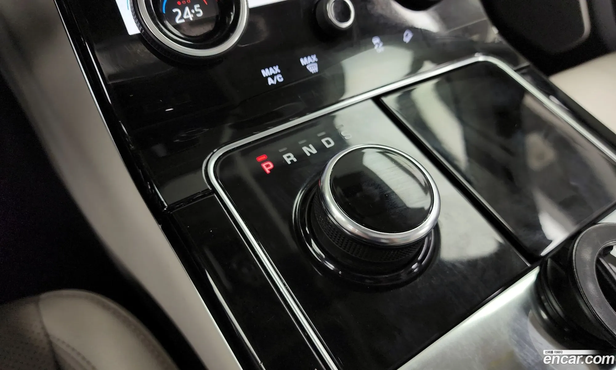 Land Rover Range Rover Velar 2018 — 13