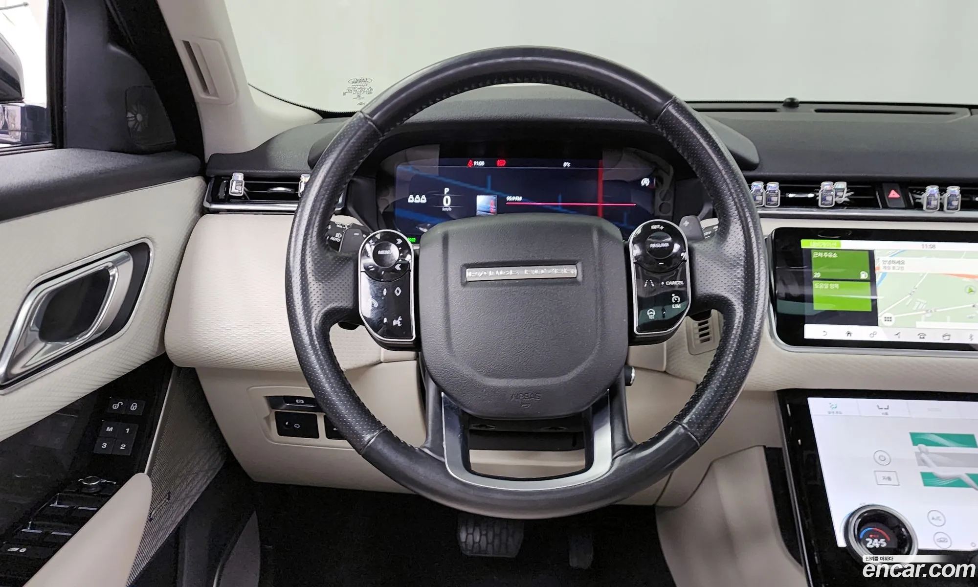 Land Rover Range Rover Velar 2018 — 12