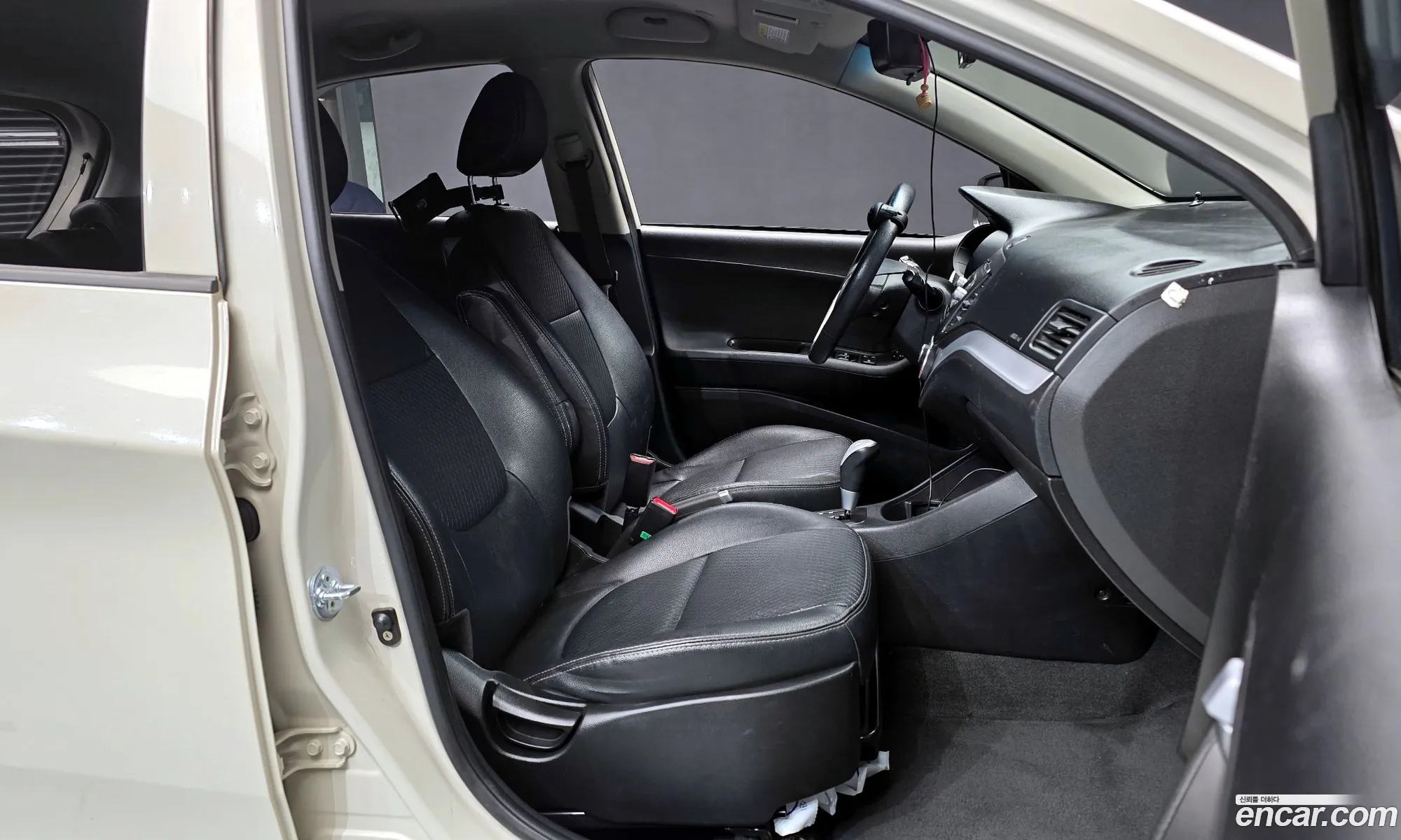 Kia Morning 2012 — 17