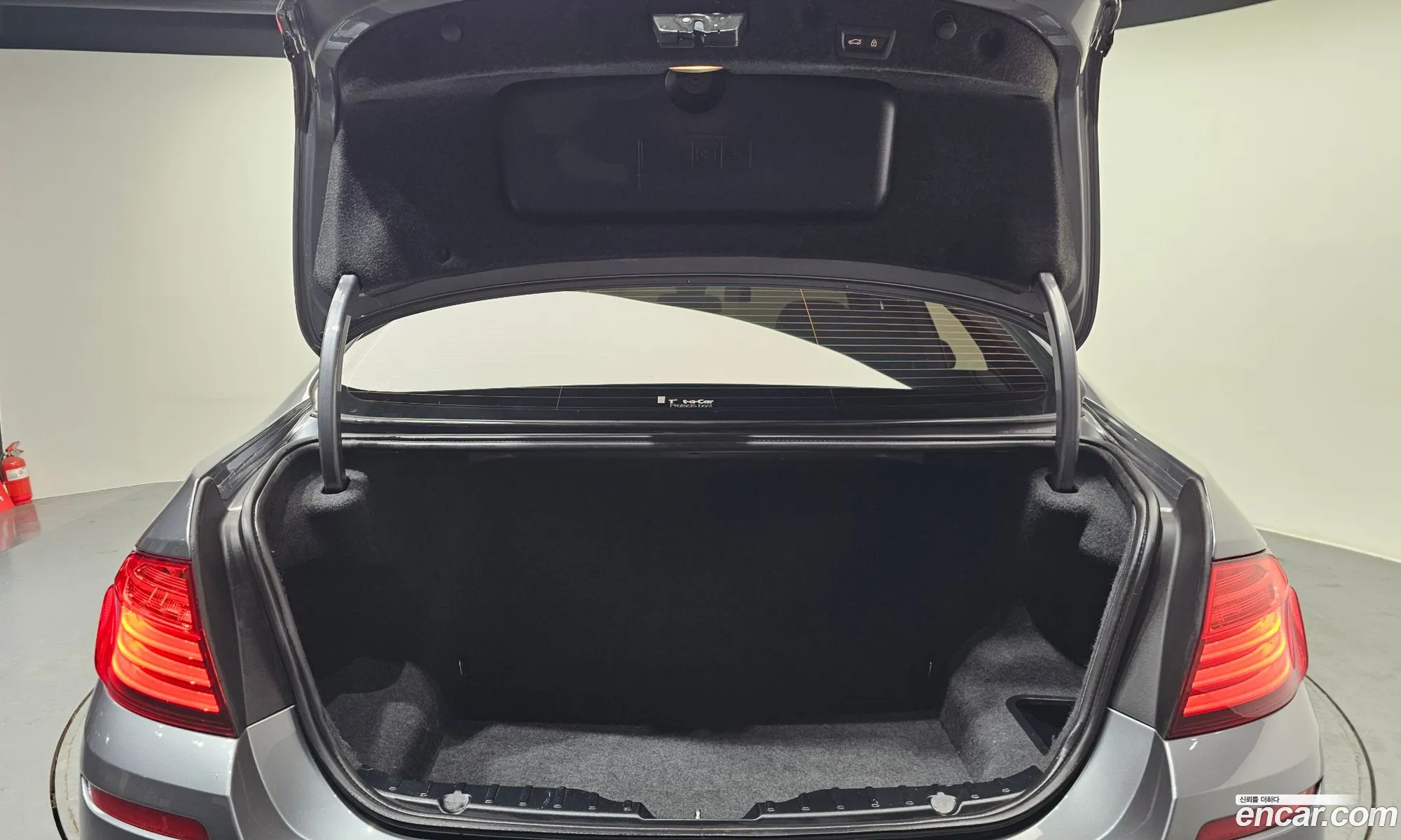 BMW 5 Series 2015 WBA5E5100GG068736 — 17