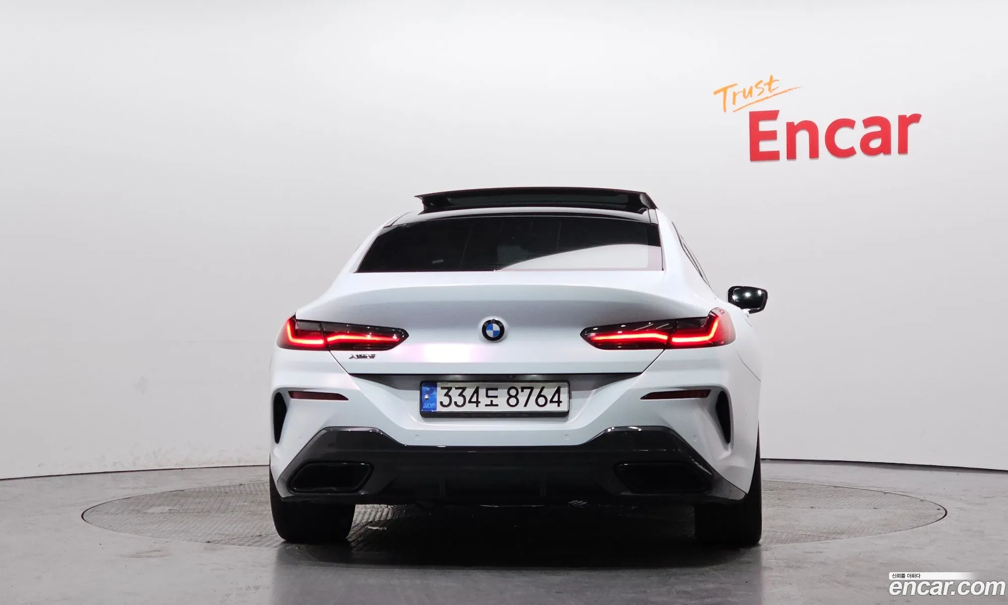 BMW 8 Series 2021 — 2