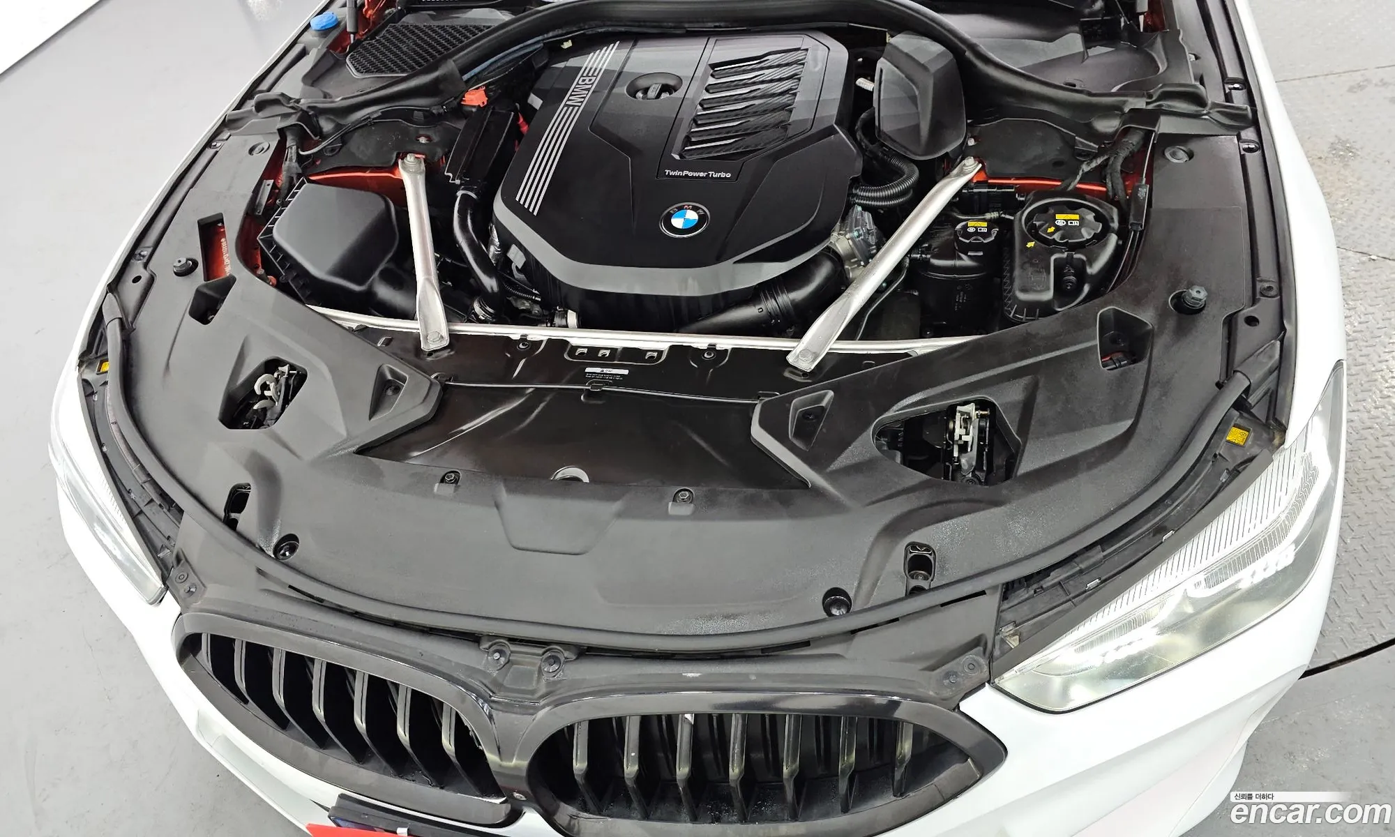BMW 8 Series 2021 — 12