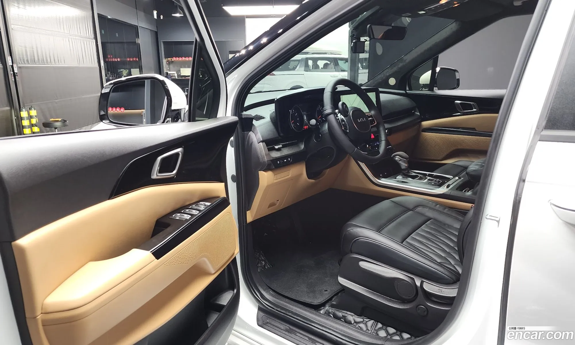 Kia Carnival 2023 — 12