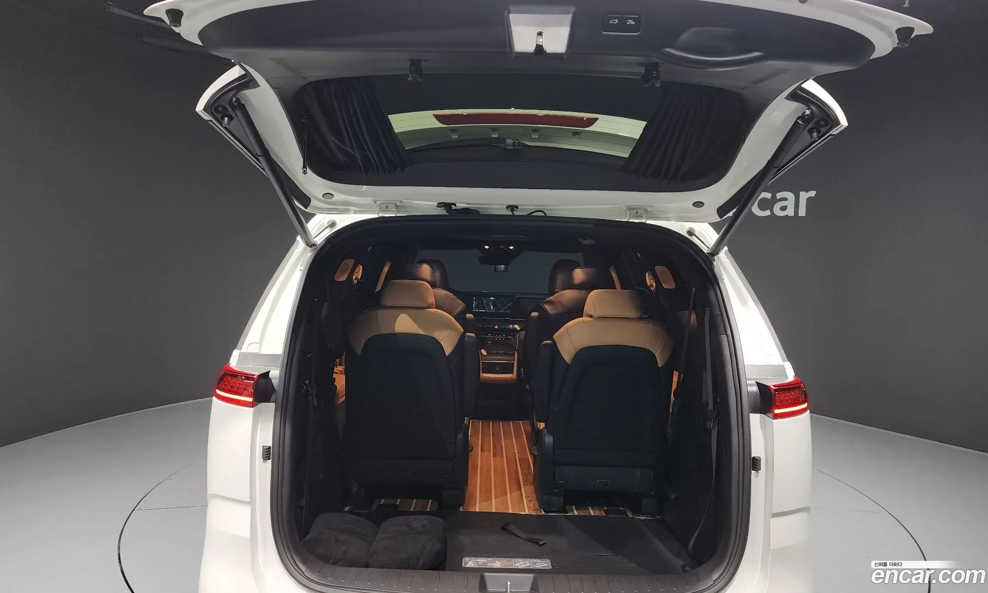Kia Carnival 2023 — 10