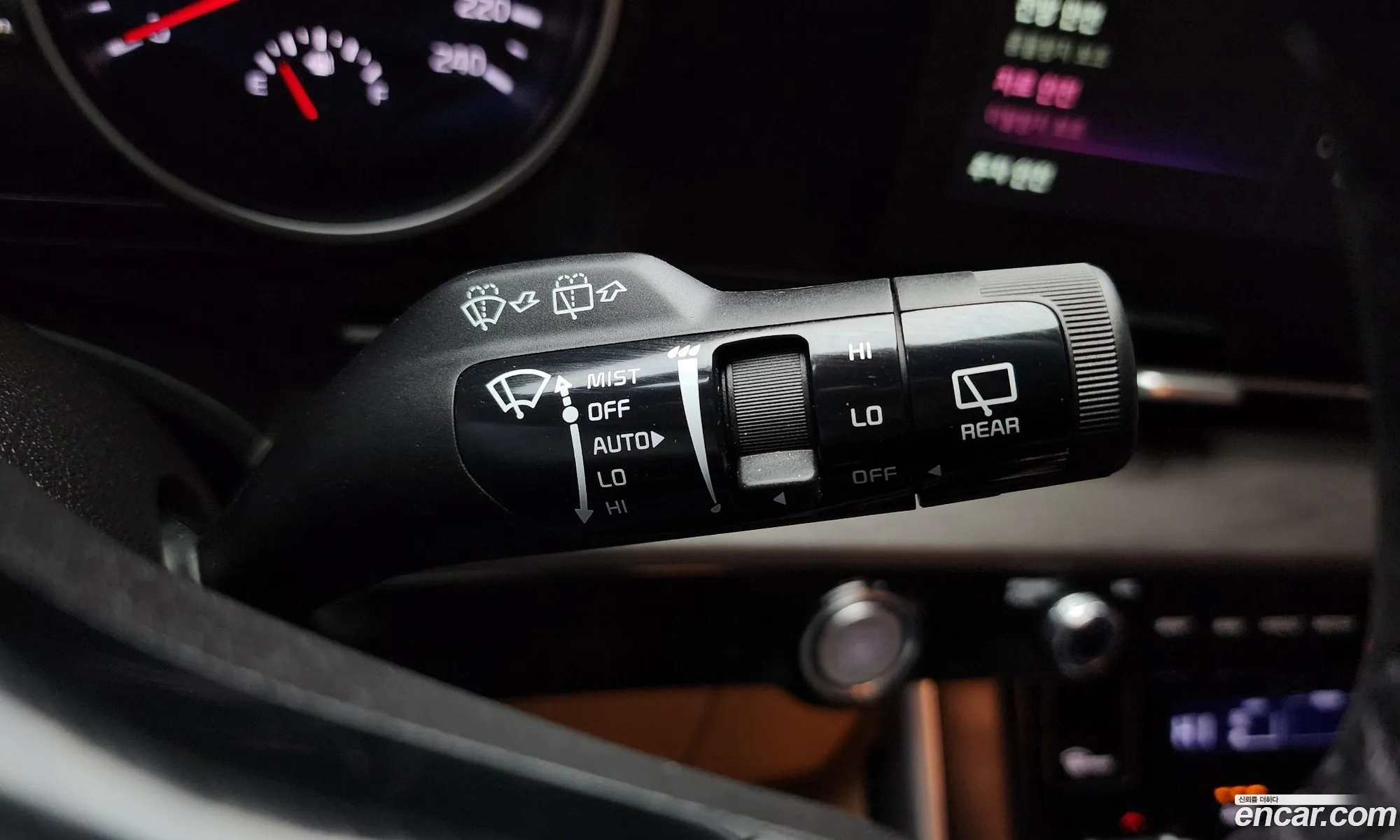 Kia Carnival 2023 — 16