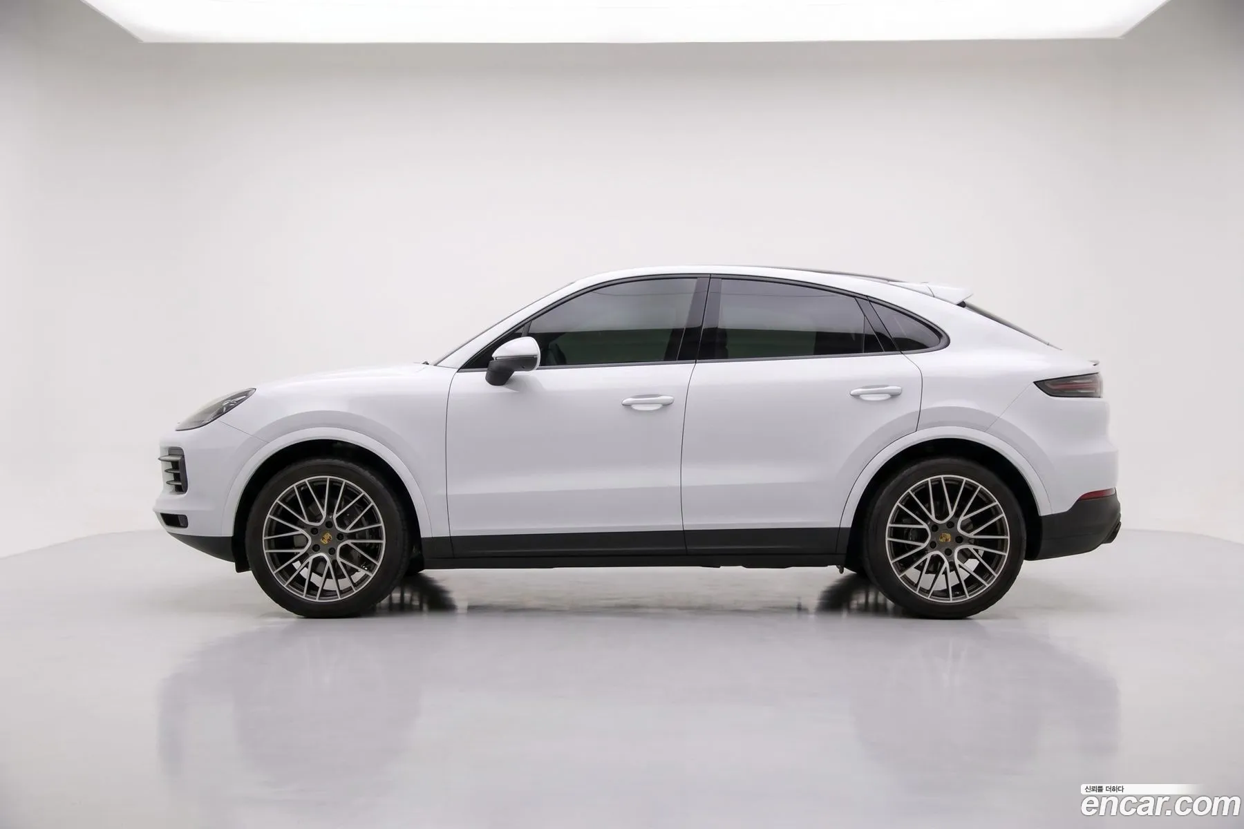 Porsche Cayenne 2021 — 19