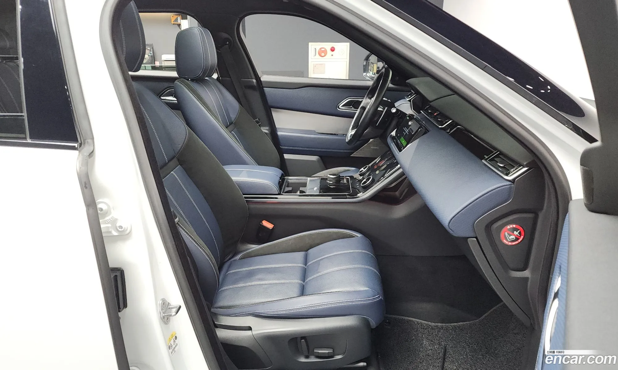 Land Rover Range Rover Velar 2019 — 11
