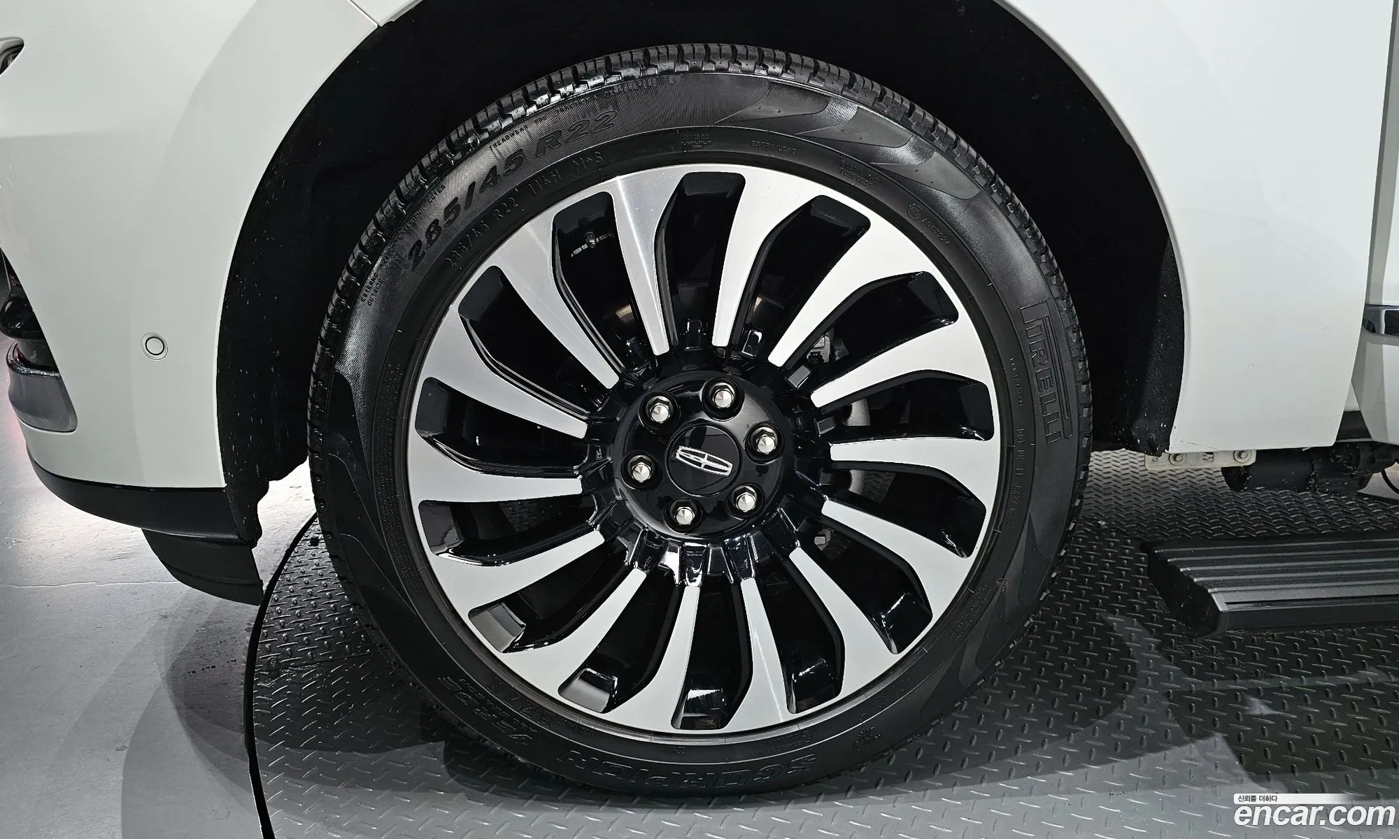 Lincoln Navigator 2023 — 6