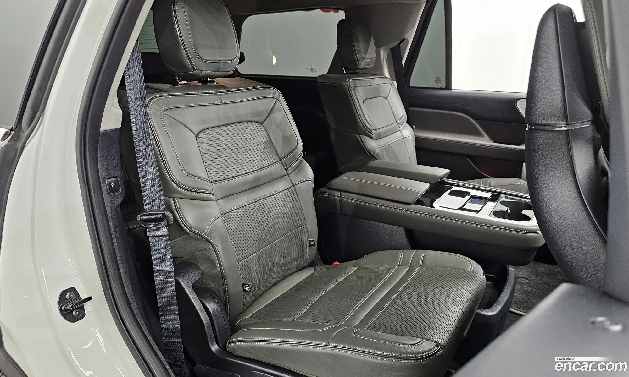 Lincoln Navigator 2023 — 9