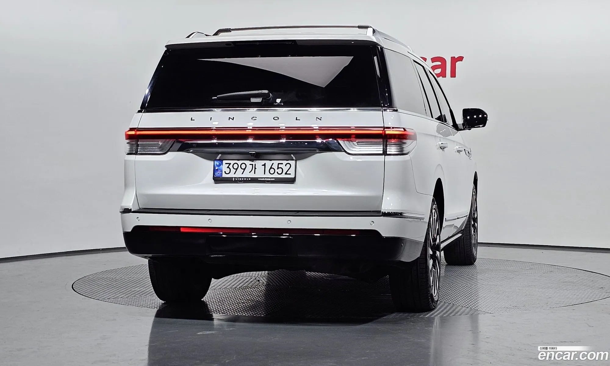 Lincoln Navigator 2023 — 19
