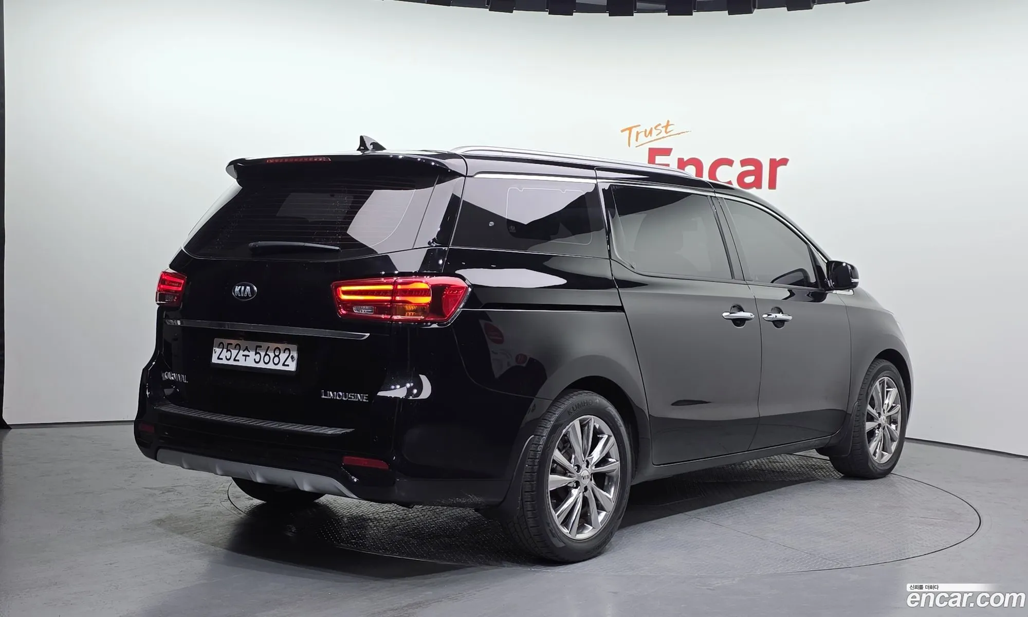 Kia Carnival 2019 — 14