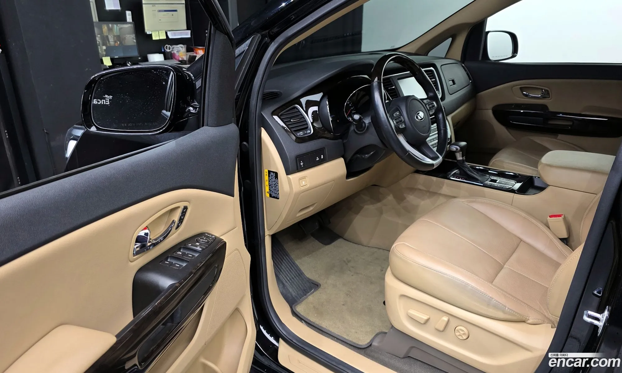 Kia Carnival 2019 — 18