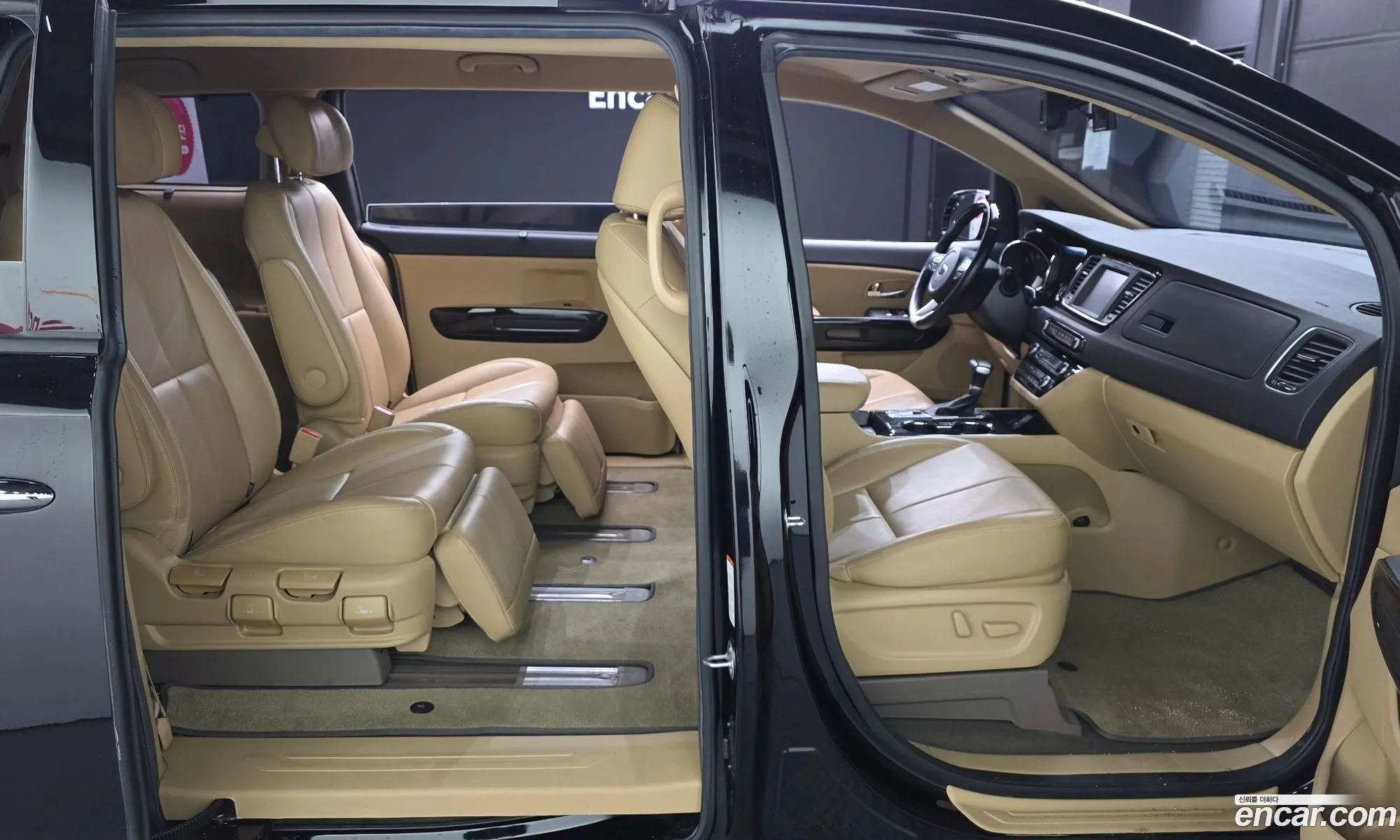 Kia Carnival 2019 — 16