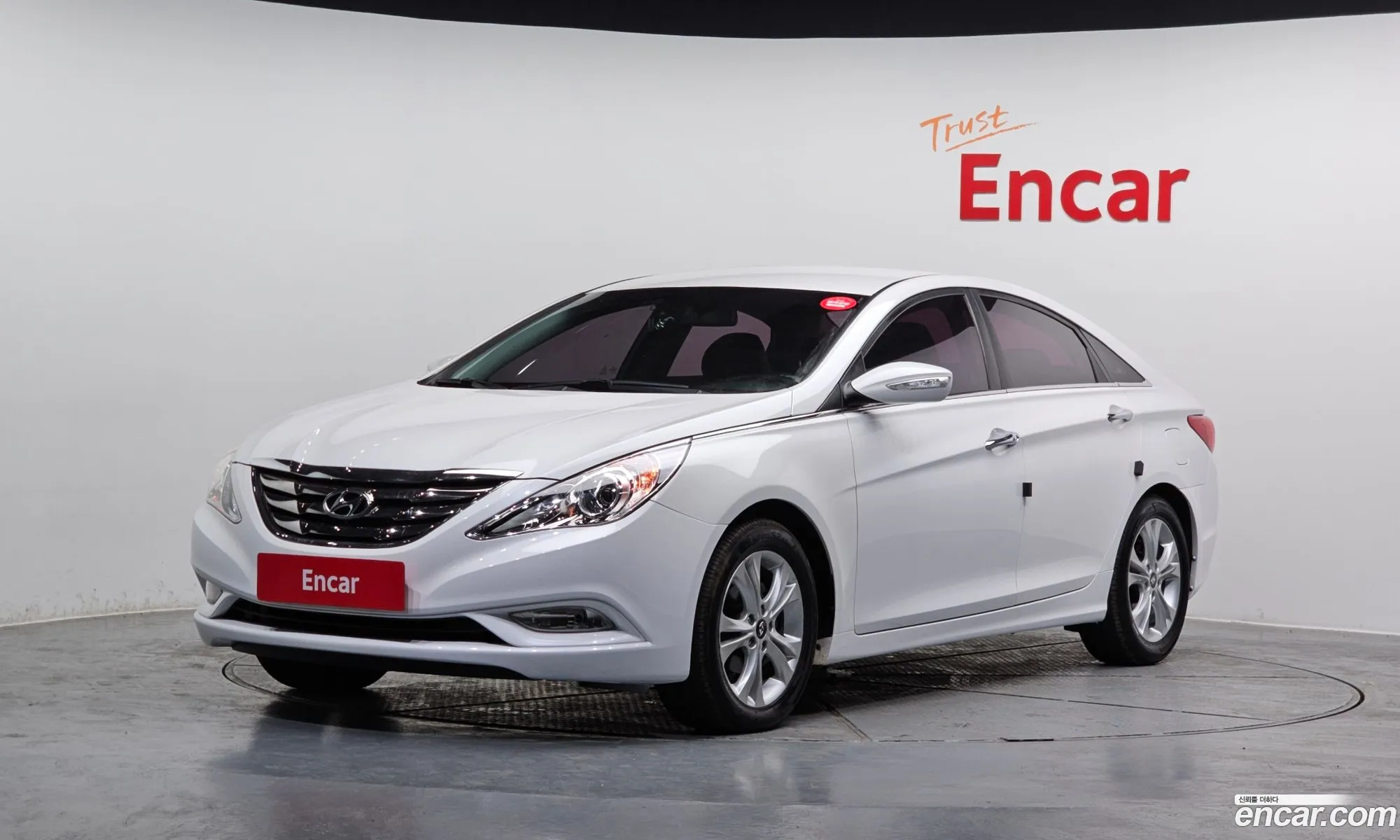 Hyundai YF Sonata 2010 — 15