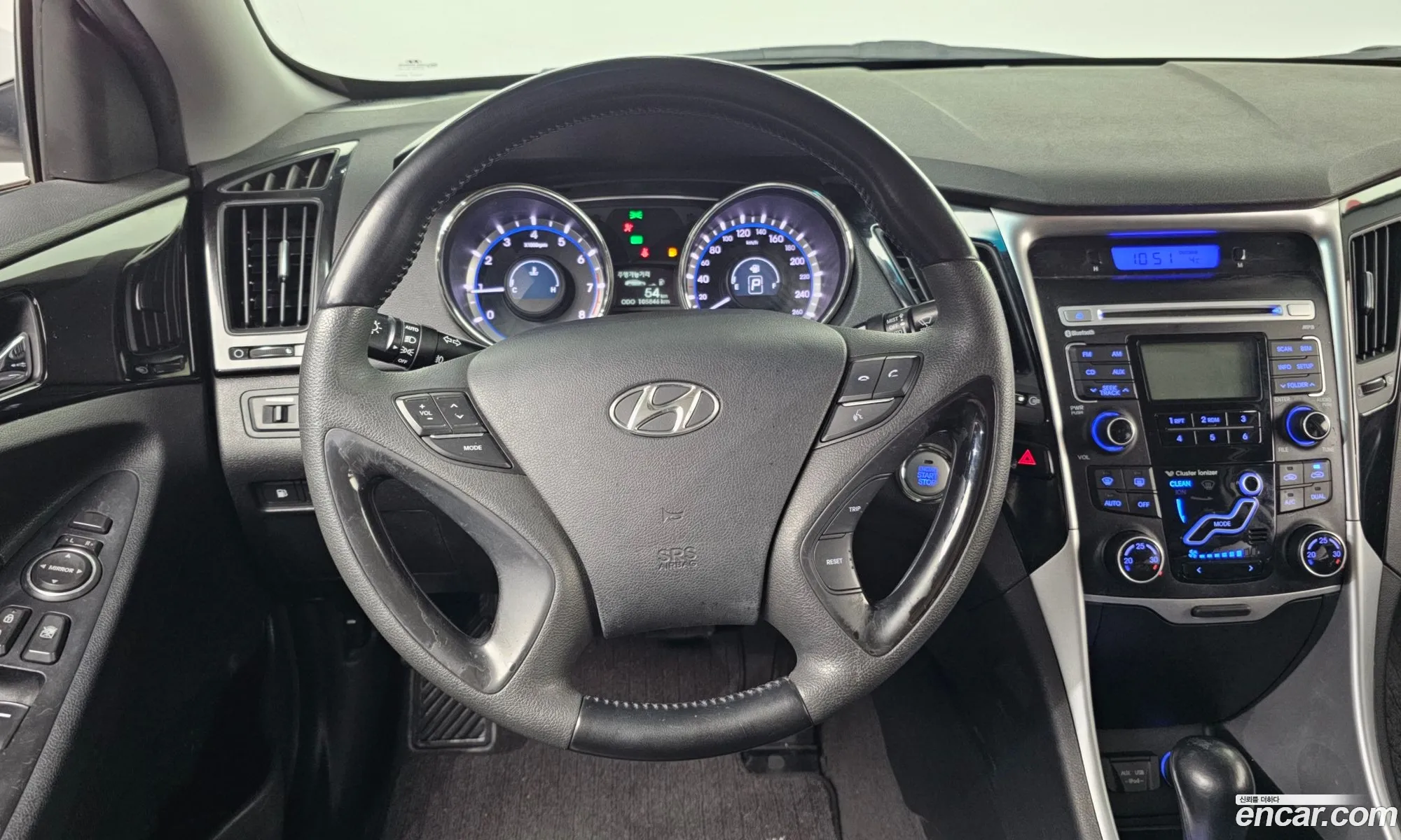 Hyundai YF Sonata 2010 — 11