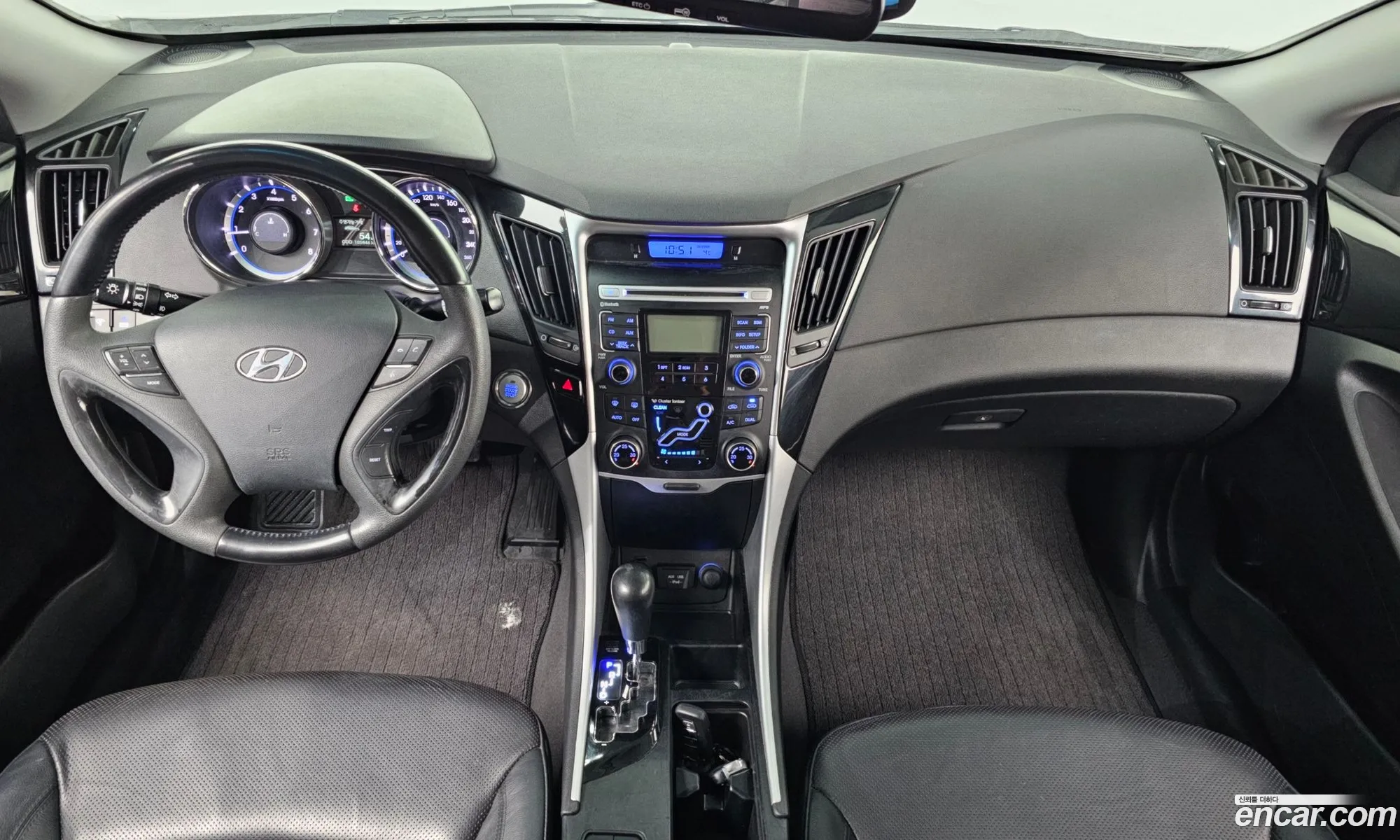Hyundai YF Sonata 2010 — 16