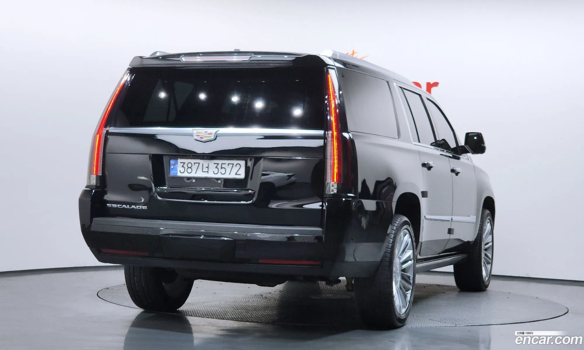 Cadillac Escalade 2018 1GYS4KKJ3KR116607 — 2