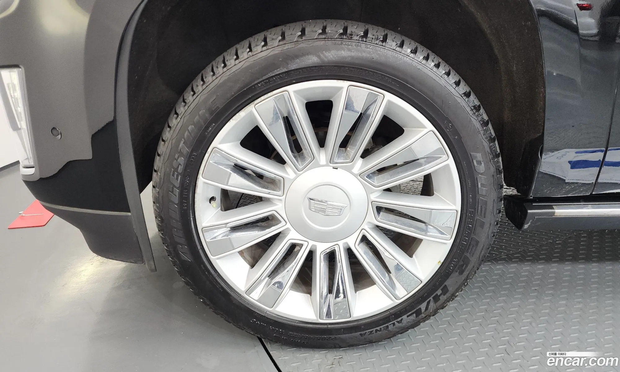 Cadillac Escalade 2018 1GYS4KKJ3KR116607 — 4