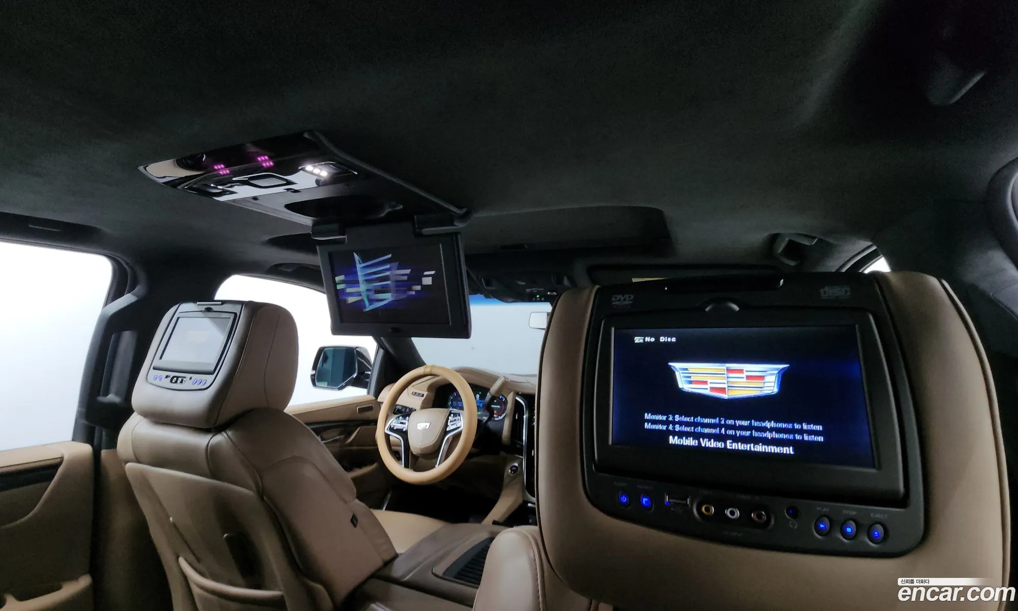 Cadillac Escalade 2018 1GYS4KKJ3KR116607 — 14