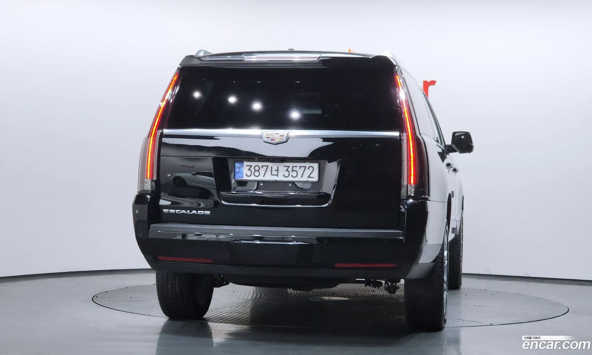 Cadillac Escalade 2018 1GYS4KKJ3KR116607 — 15