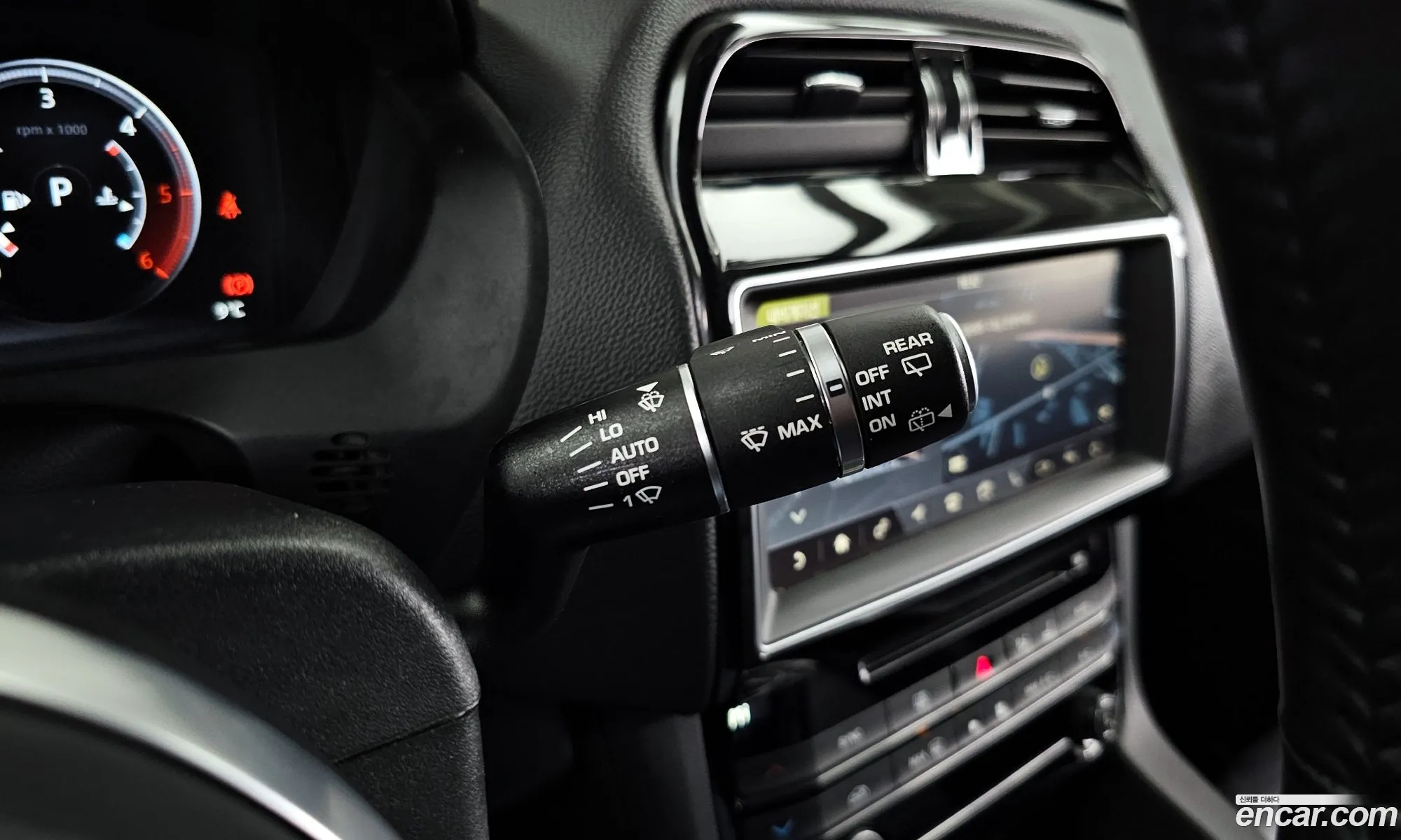 Jaguar F-Pace 2018 SADCA2BNXJA285448 — 12