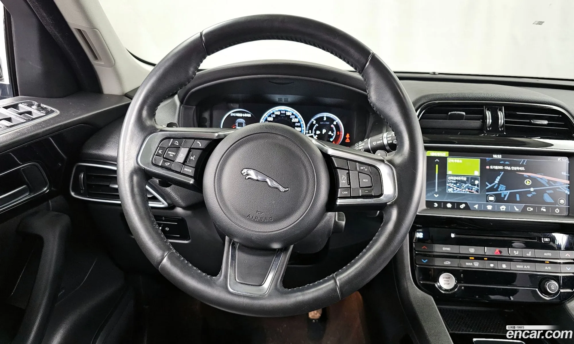 Jaguar F-Pace 2018 SADCA2BNXJA285448 — 3
