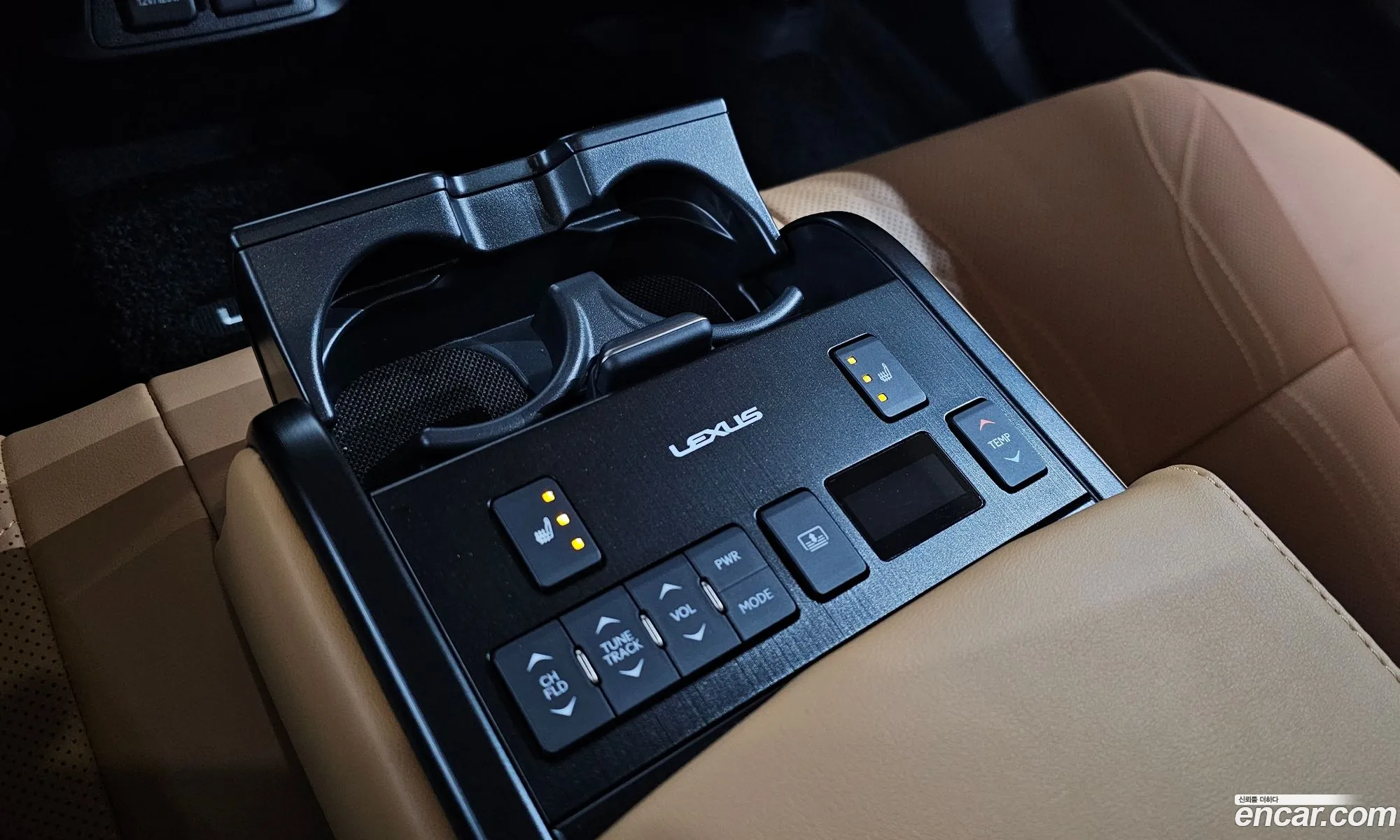 Lexus ES300h 7th Gen 2023 — 16
