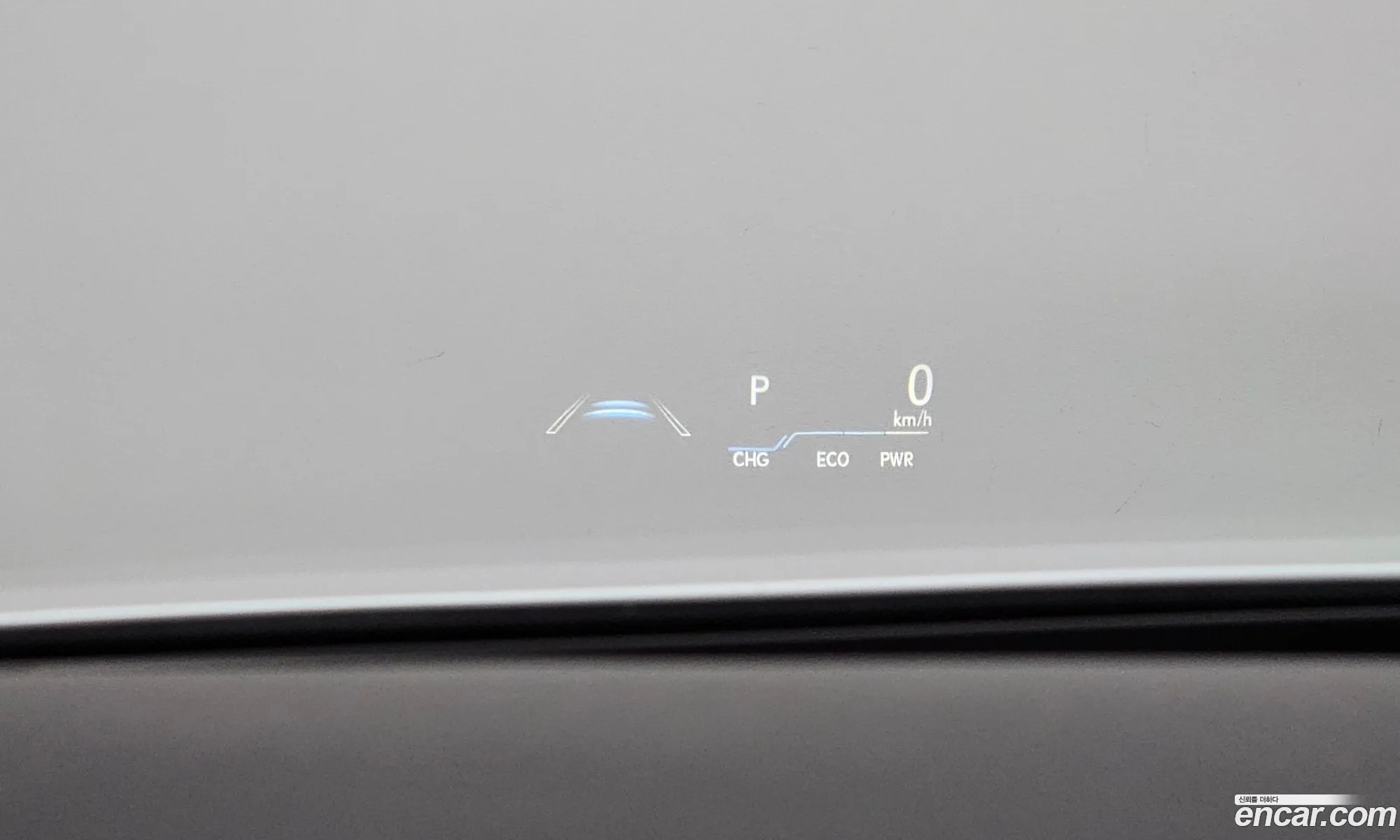 Lexus ES300h 7th Gen 2023 — 3