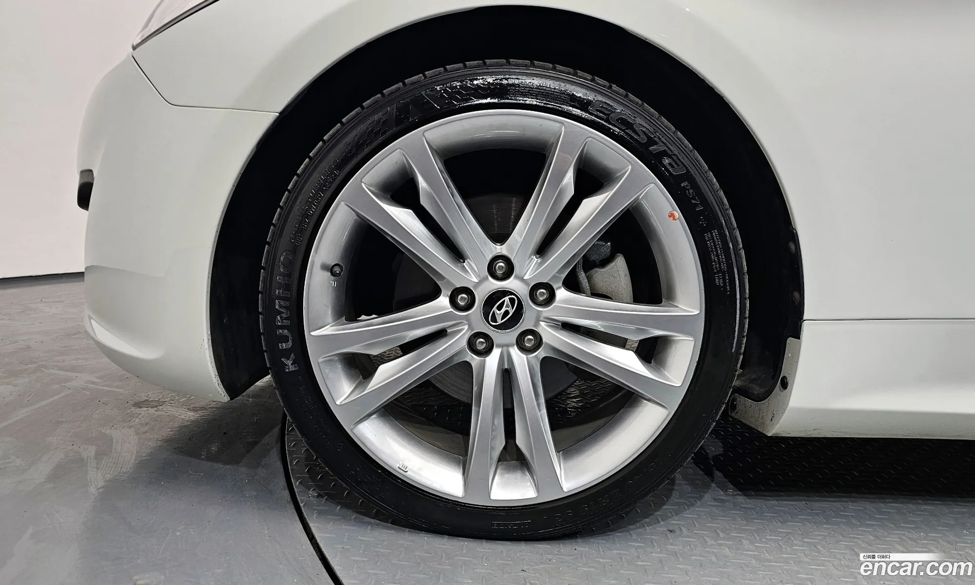 Hyundai Genesis Coupe 2010 — 3