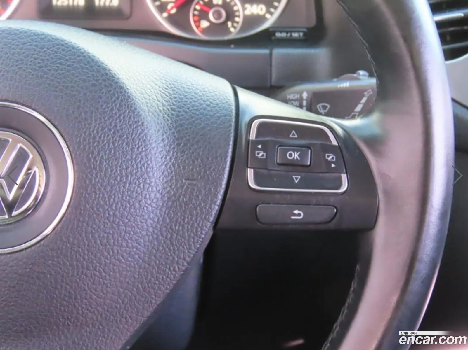Volkswagen Tiguan 2015 — 12