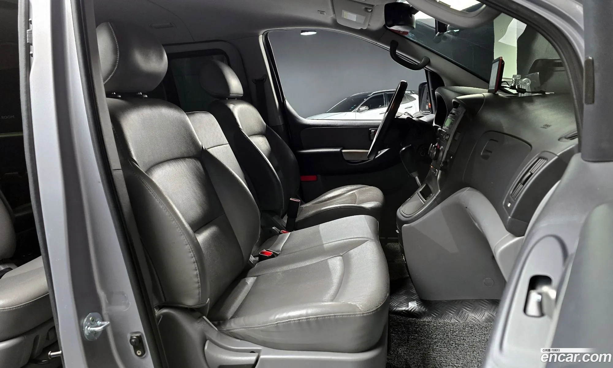 Hyundai Grand Starex 2012 — 11