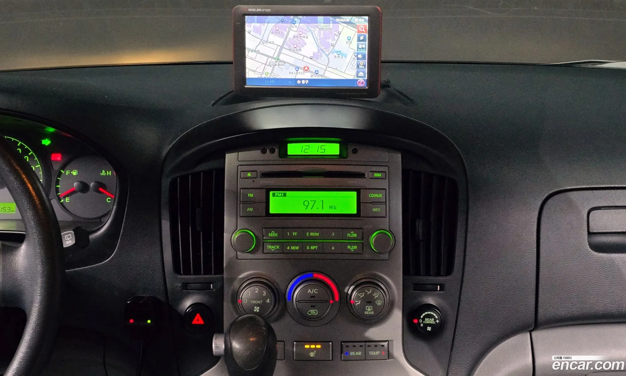 Hyundai Grand Starex 2012 — 13