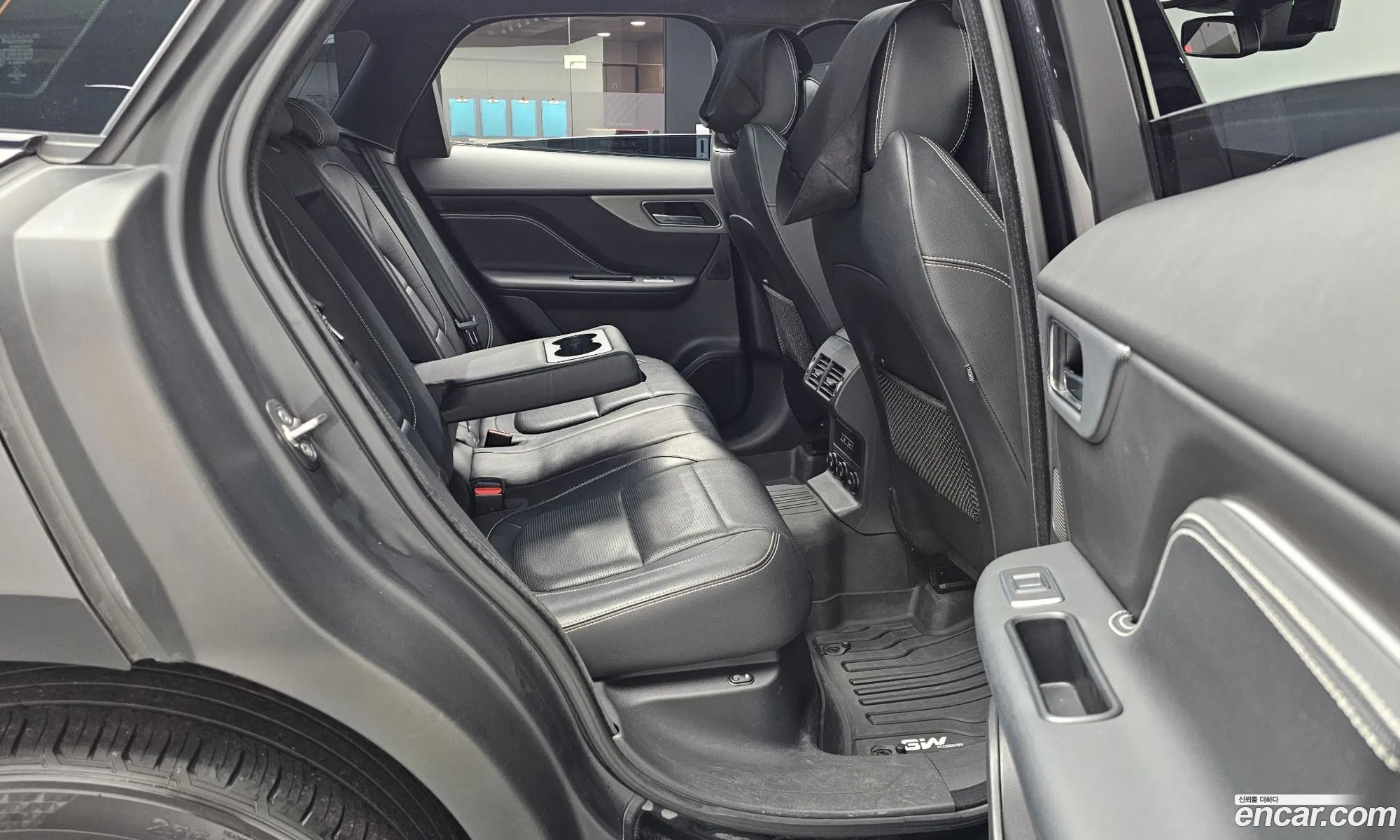 Jaguar F-Pace 2016 SADCA2BK2HA051238 — 13