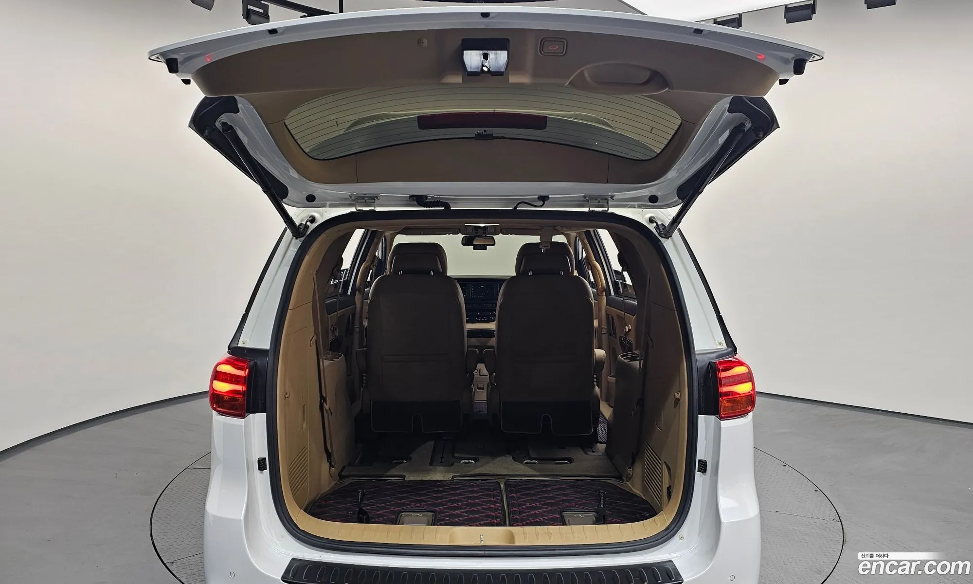 Kia Carnival 2018 — 17