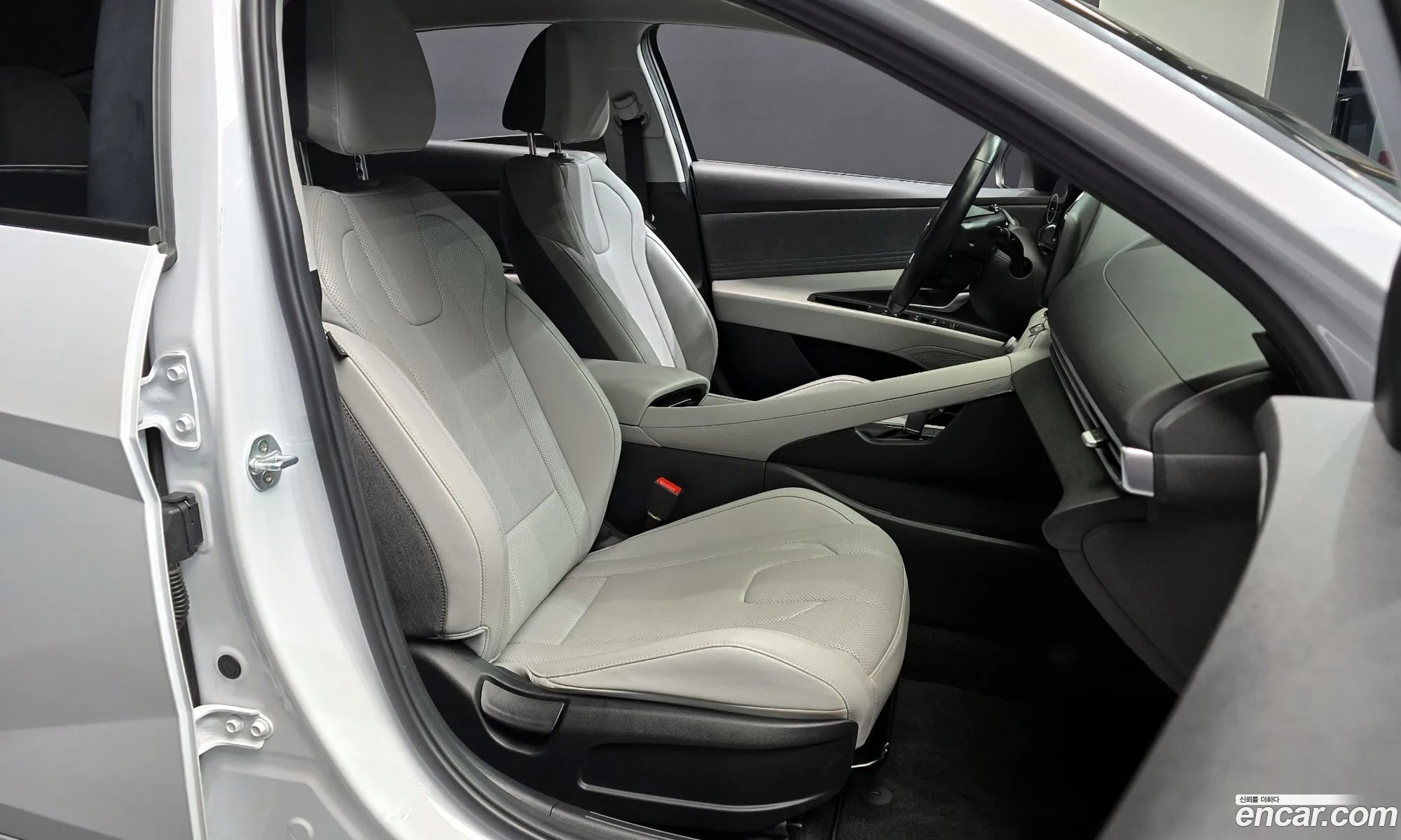Hyundai Elantra 2021 — 3