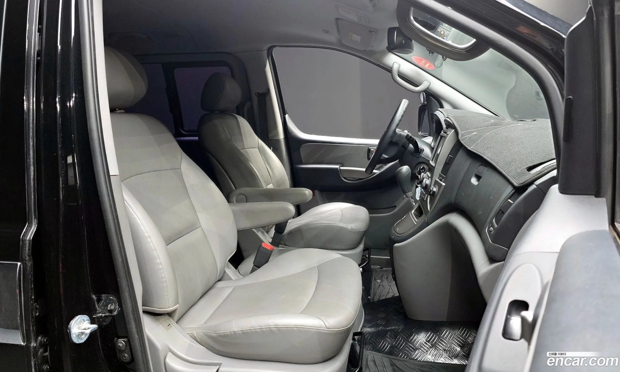 Hyundai Grand Starex 2014 — 16