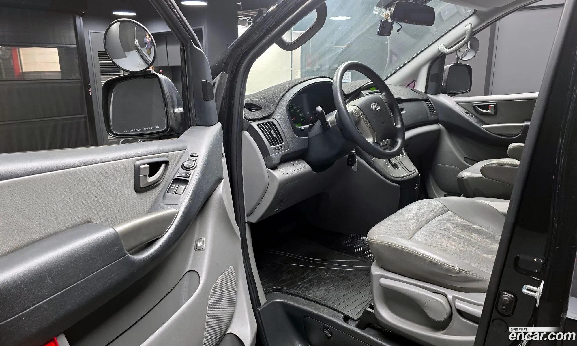 Hyundai Grand Starex 2014 — 17