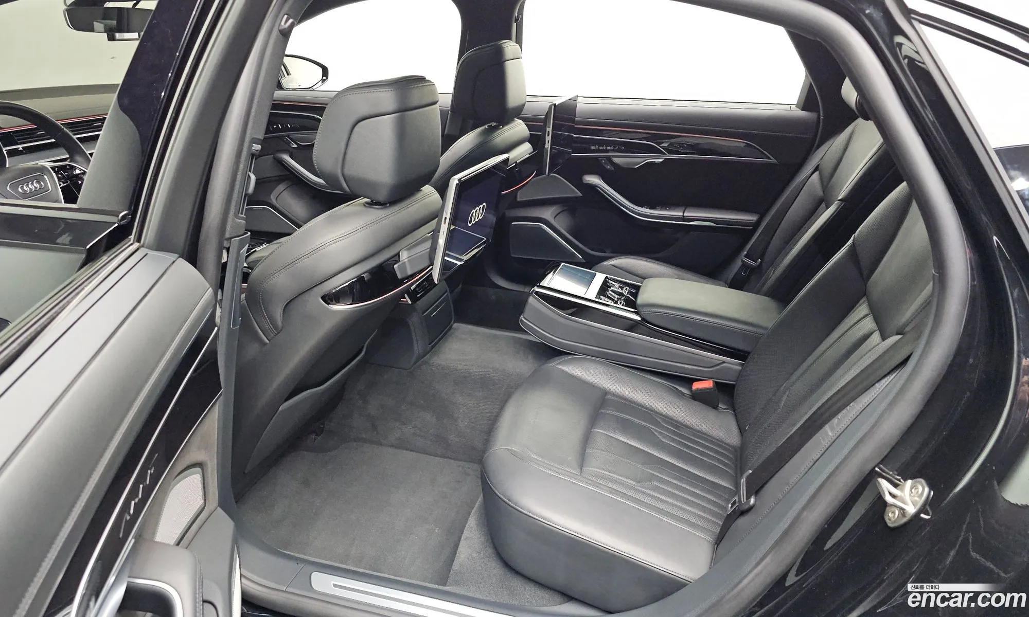 Audi A8 2021 WAUZZZF85MN037176 — 4