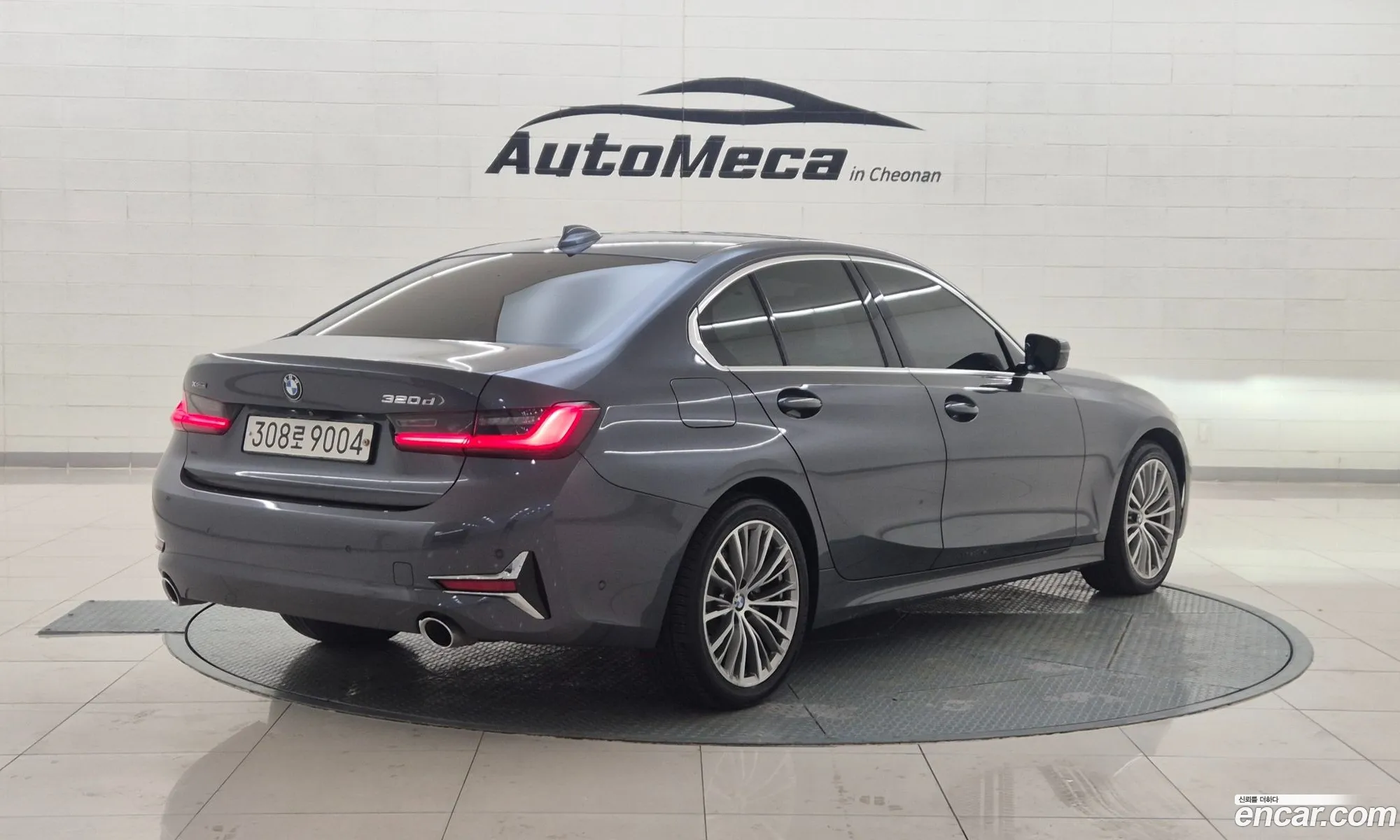 BMW 3 Series 2019 — 3