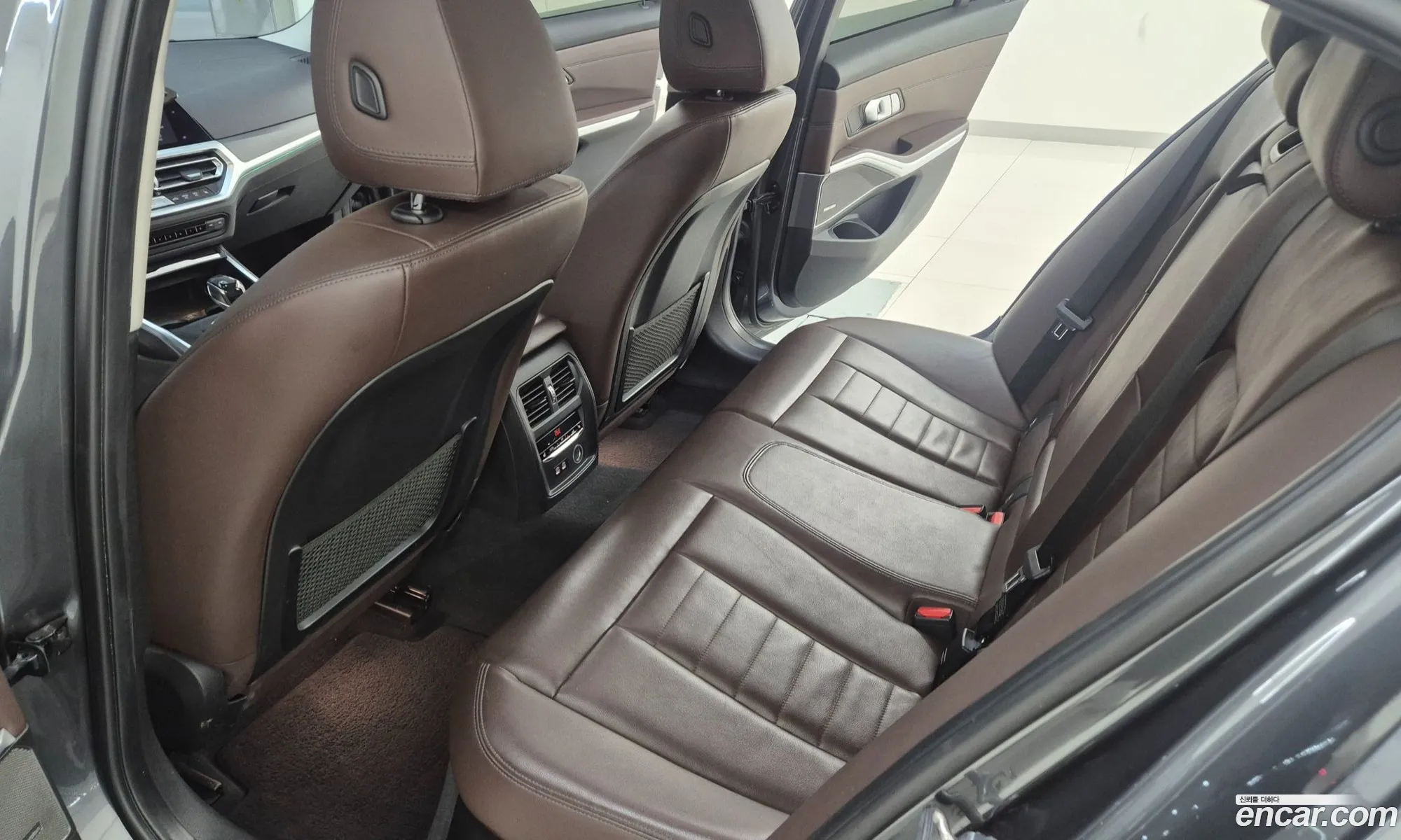 BMW 3 Series 2019 — 16