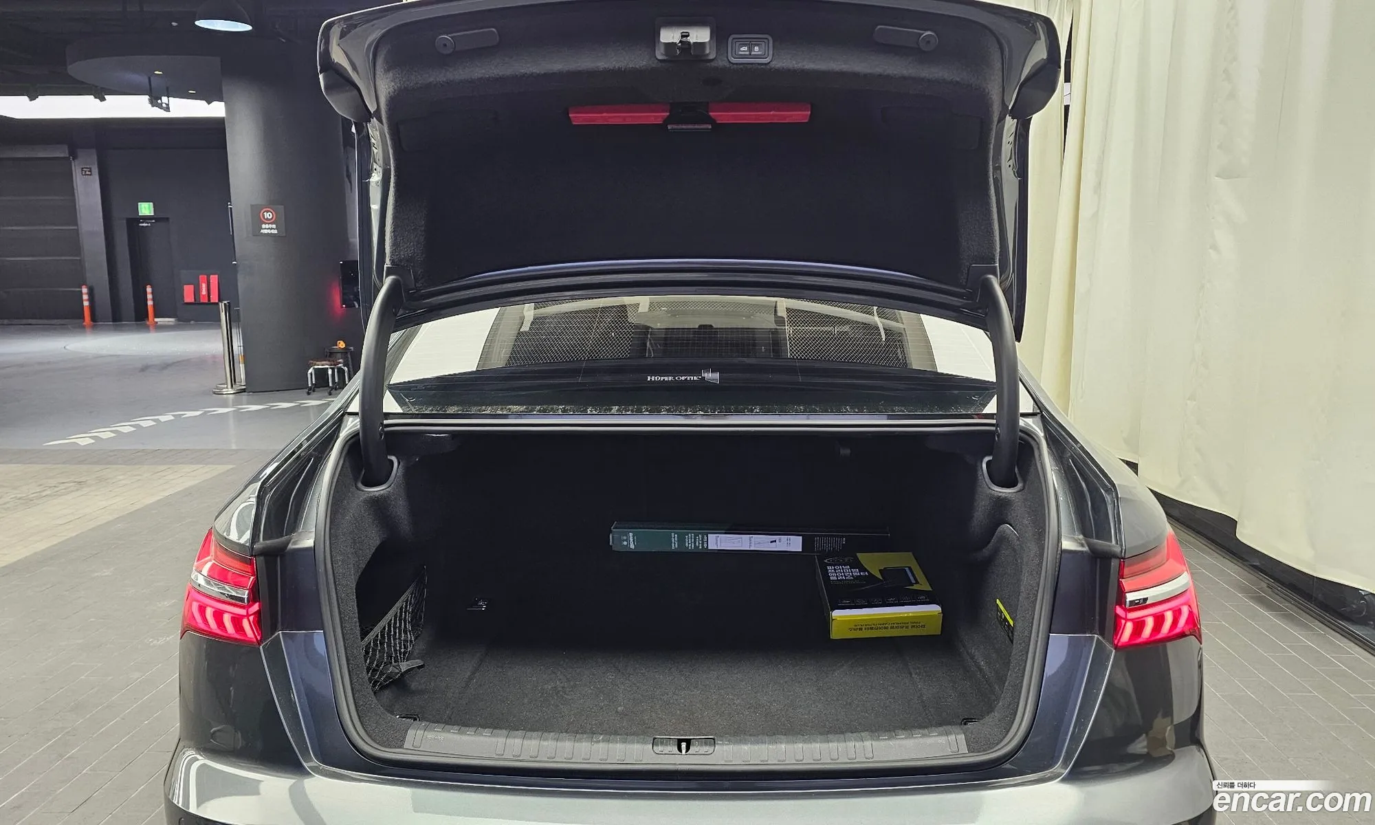 Audi A6 2019 WAUZZZF22KN132500 — 6