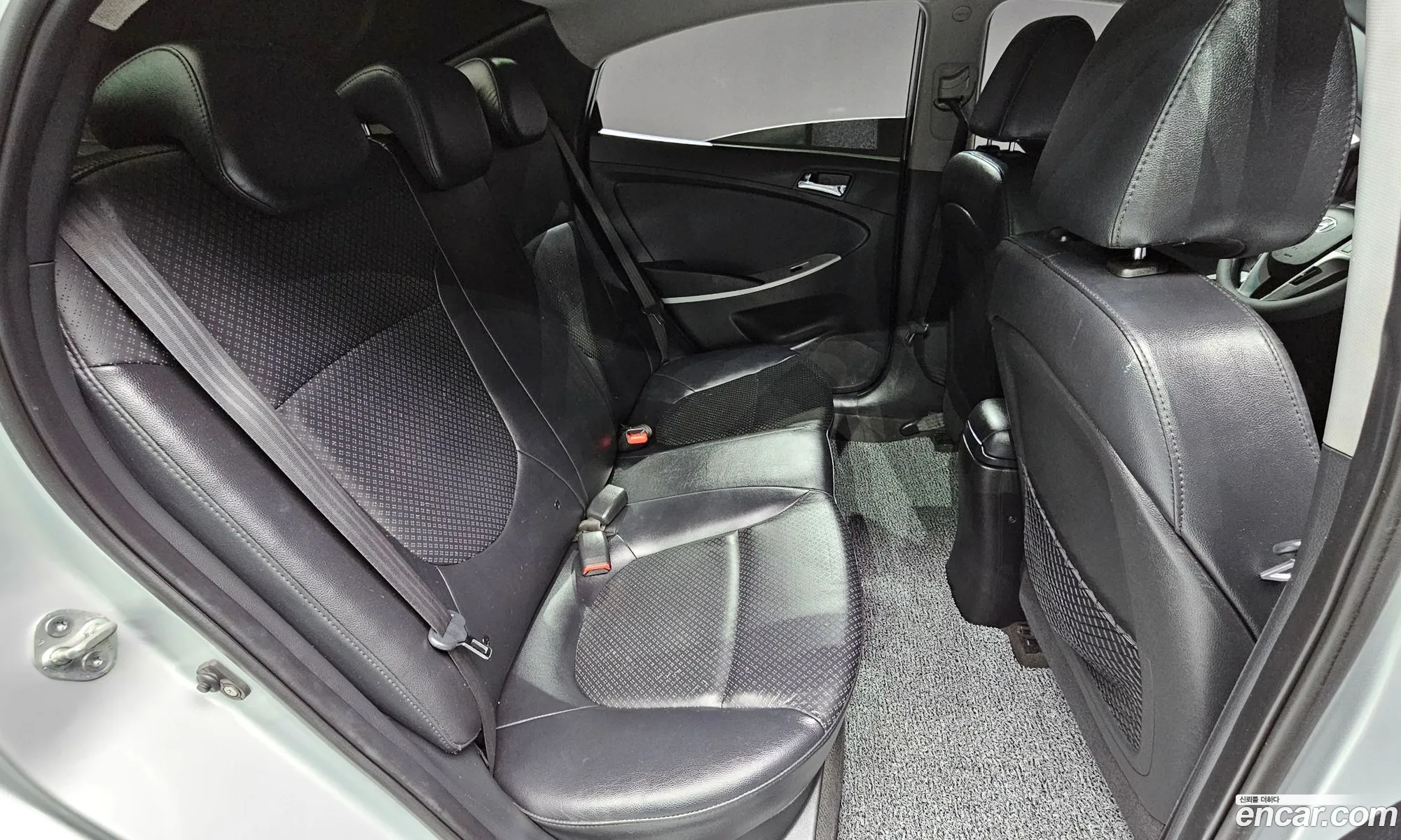 Hyundai Accent 2011 — 18