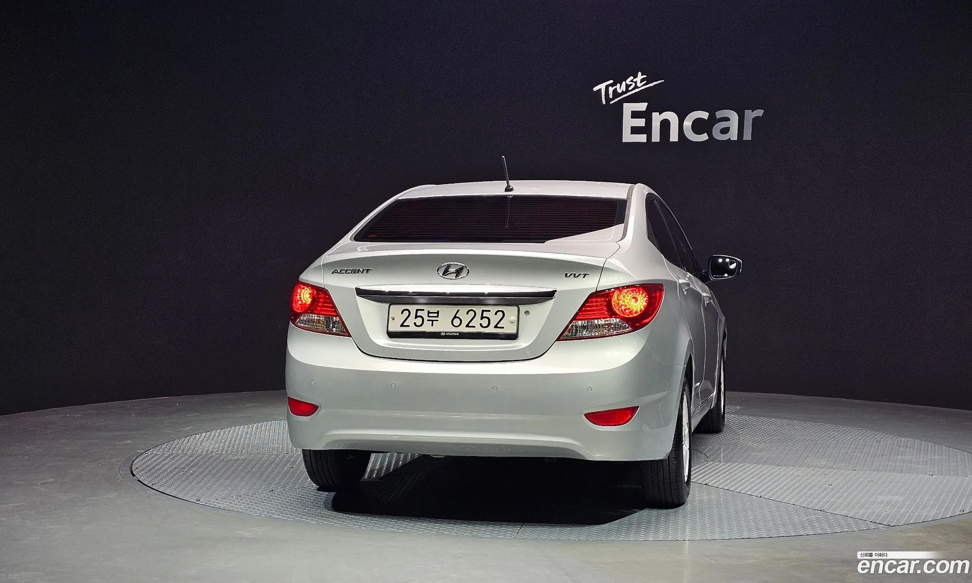Hyundai Accent 2011 — 2