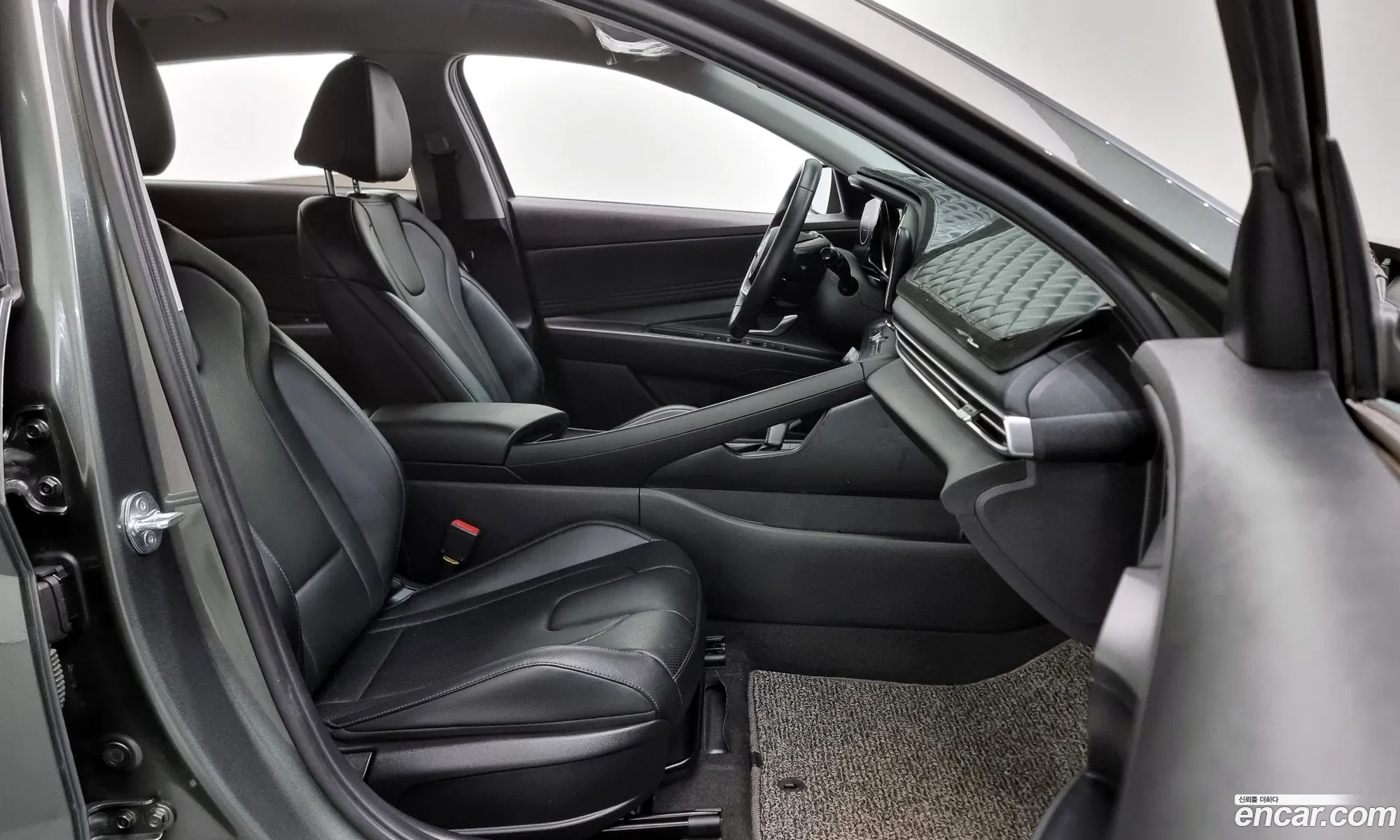 Hyundai Elantra 2021 — 17