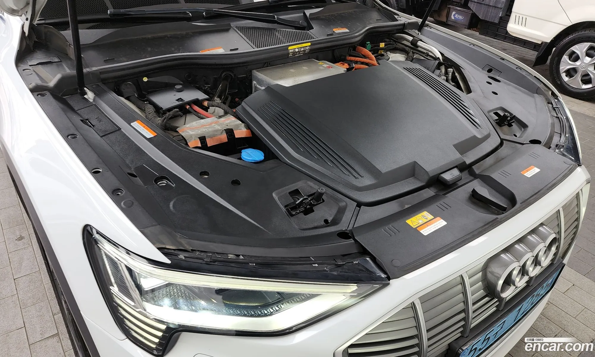 Audi e-tron 2021 WAUZZZGE4MB027244 — 4