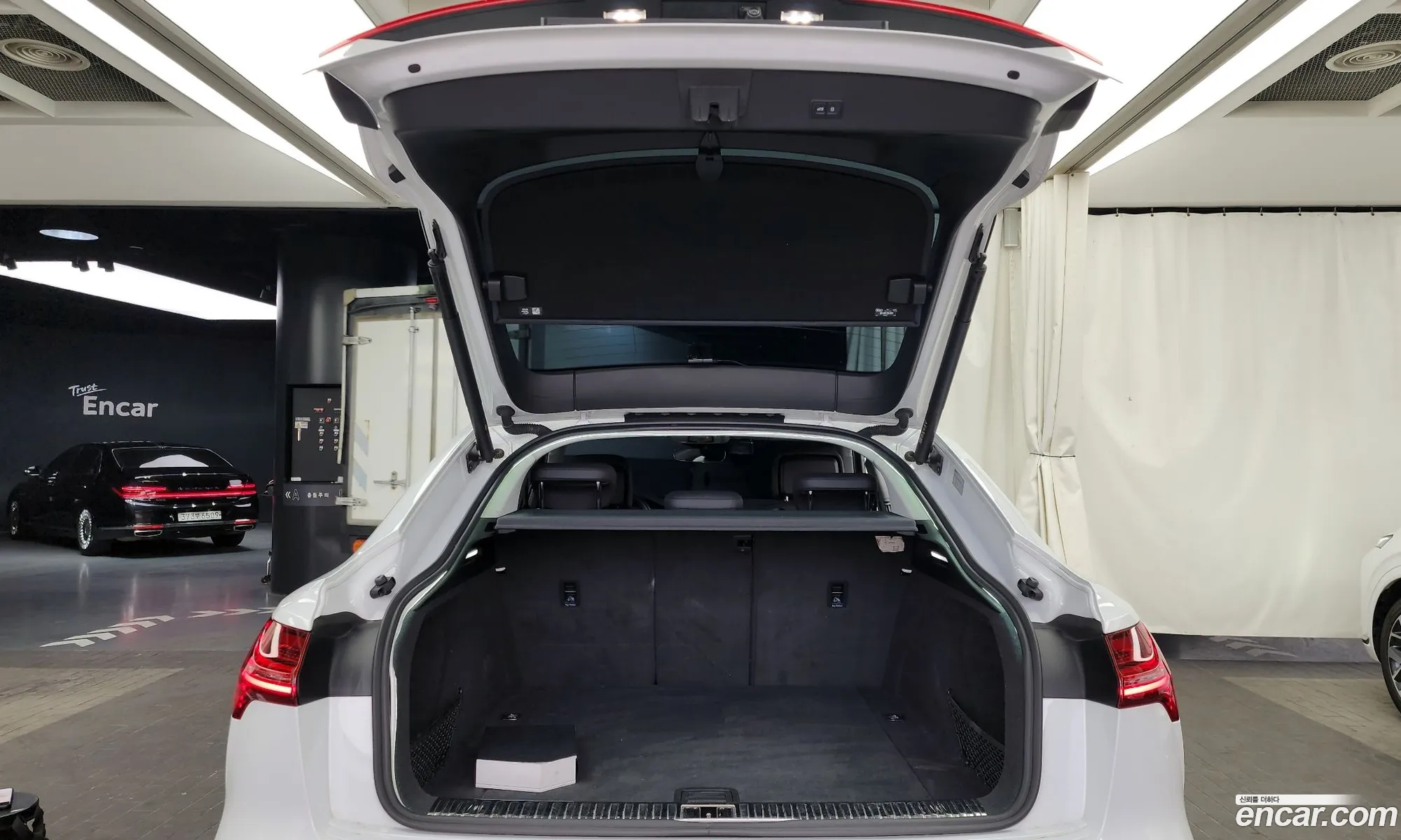 Audi e-tron 2021 WAUZZZGE4MB027244 — 9