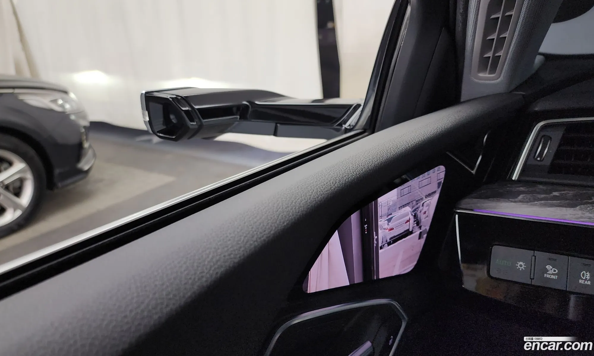 Audi e-tron 2021 WAUZZZGE4MB027244 — 12