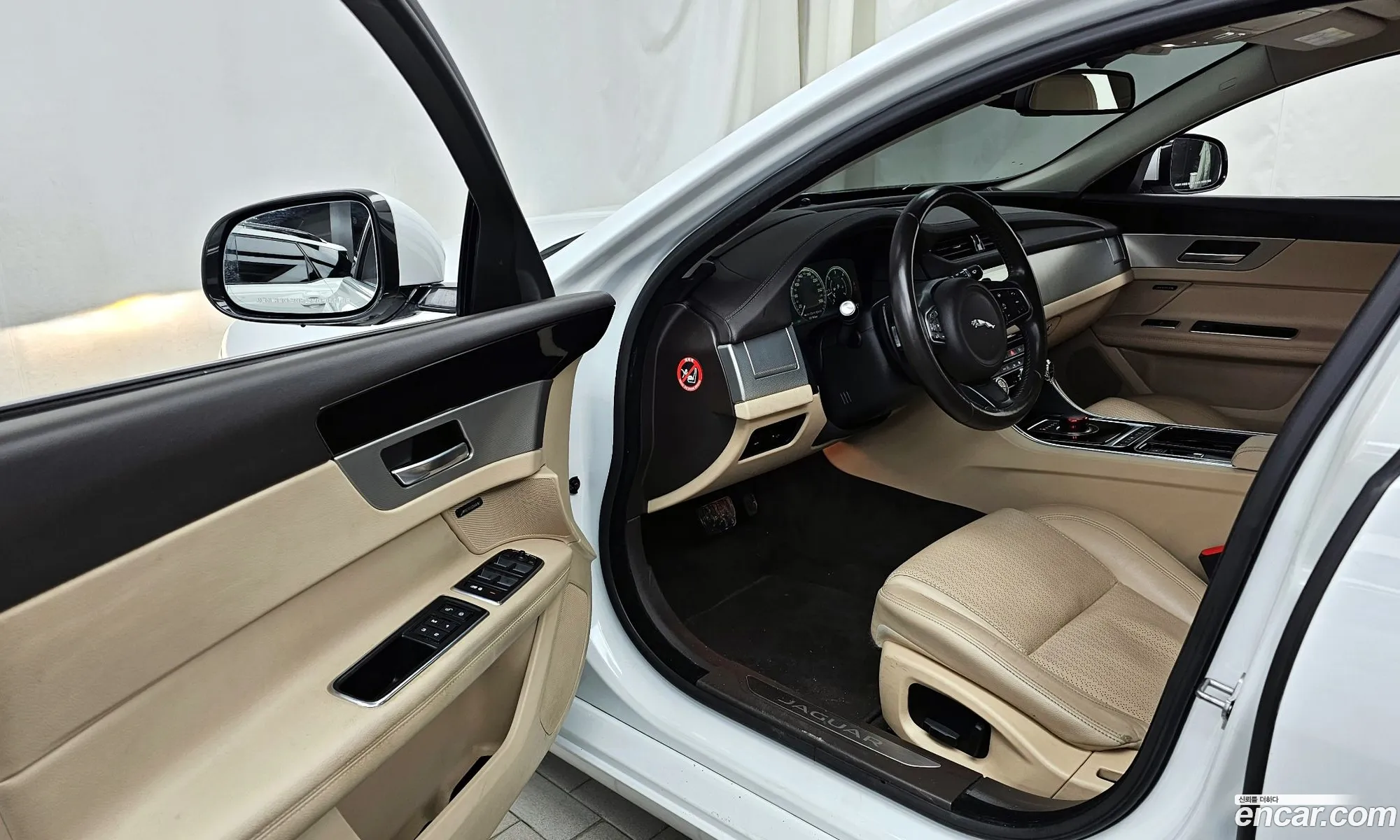 Jaguar XF 2016 SAJBB4BNXGCY23953 — 17