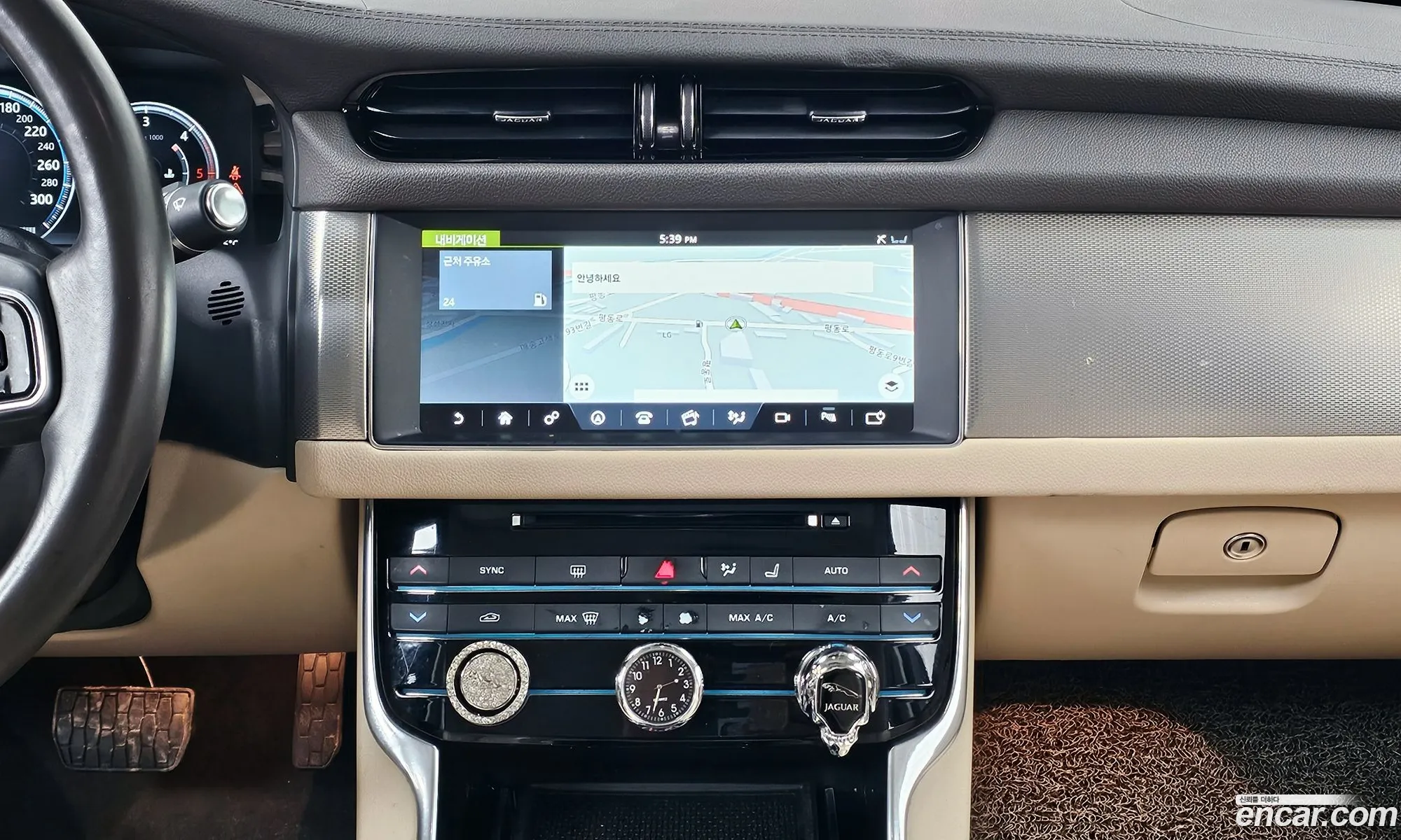 Jaguar XF 2016 SAJBB4BNXGCY23953 — 3